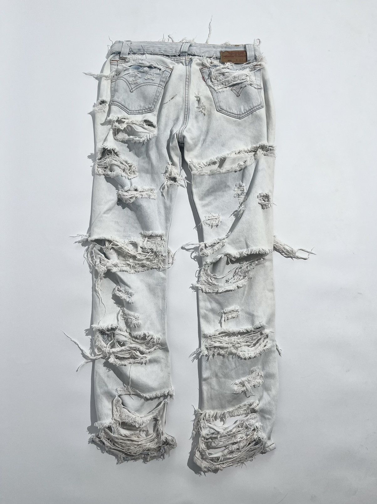 Levi's Vintage Clothing Vintage Levis Made in USA Distressed Thrashed Jeans Size US 32 / EU 48 - 2 Thumbnail