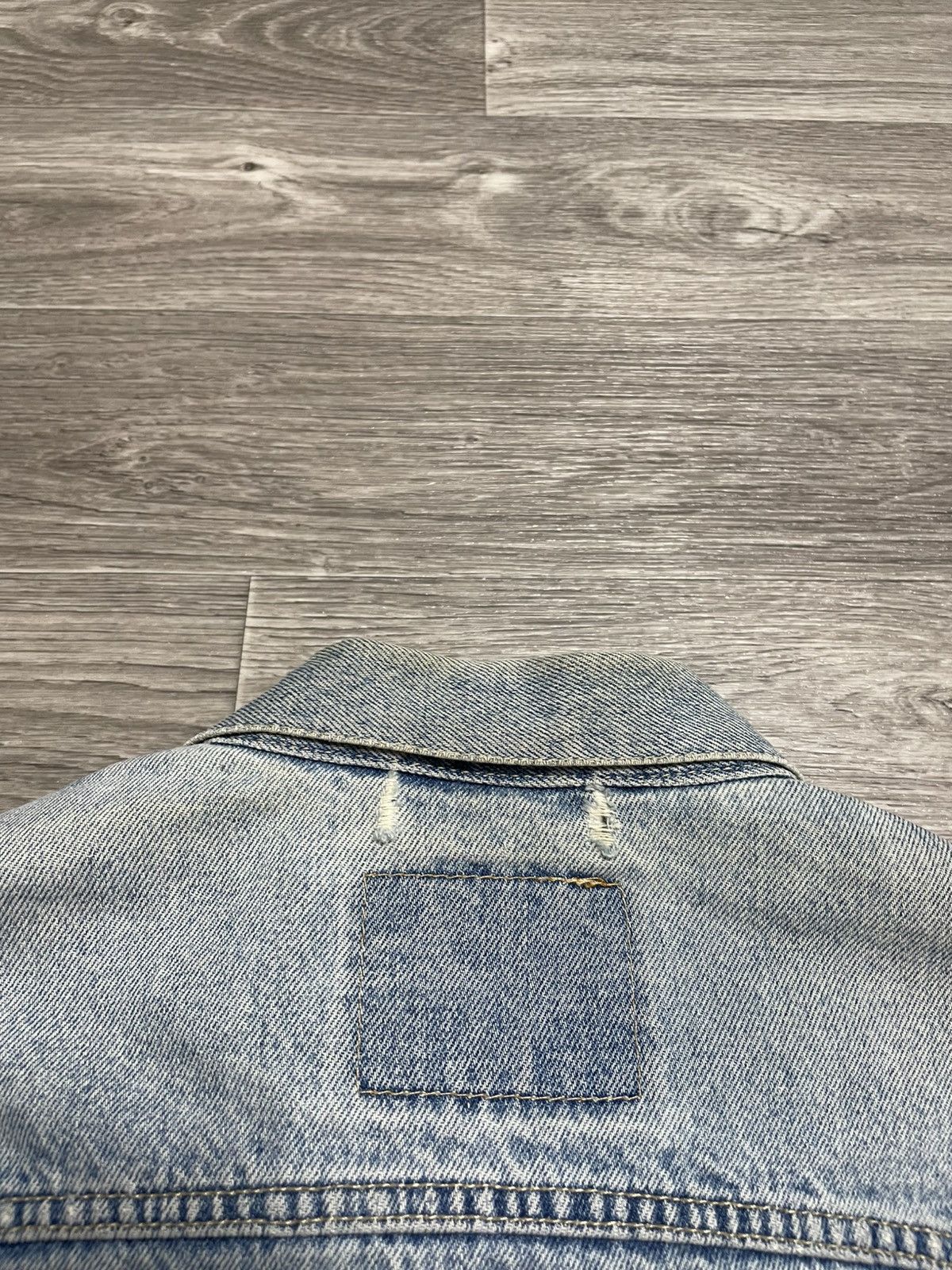 Levi's Vintage Clothing Vintage 92s Levis Blue Distressed Denim Jacket Made In Italy Size US S / EU 44-46 / 1 - 25 Thumbnail
