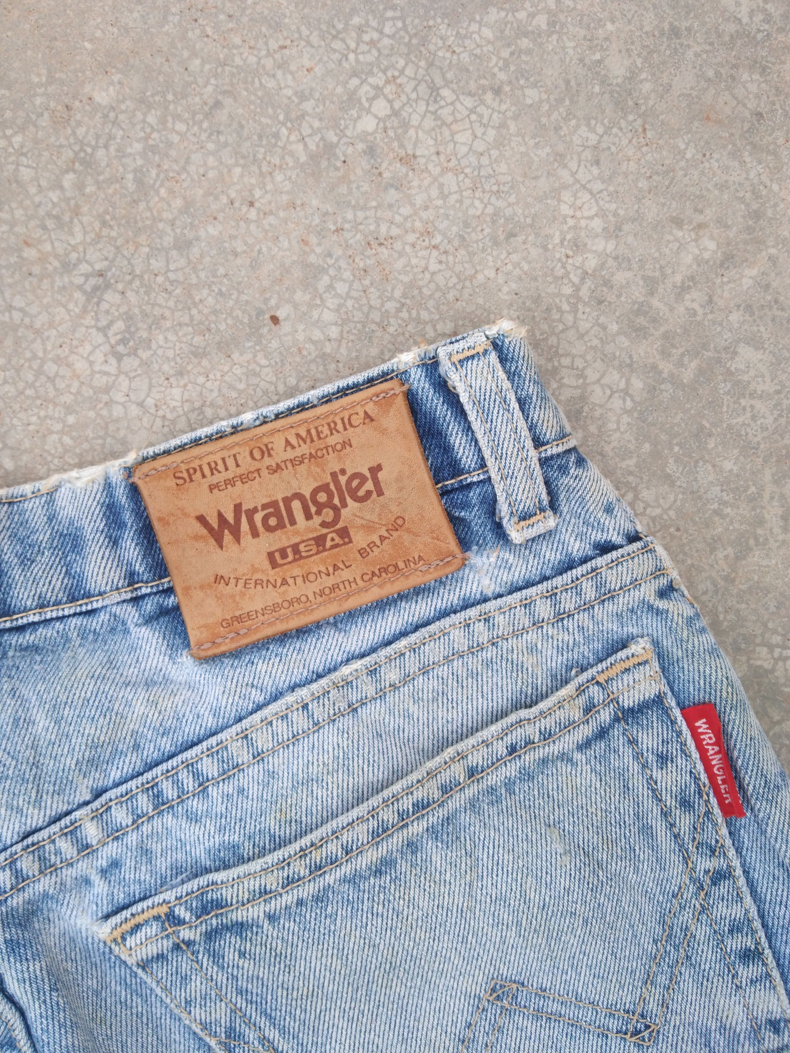 Japanese Brand Vintage Wrangler USA Distressed Jeans 27x30 Size US 27 - 4 Thumbnail