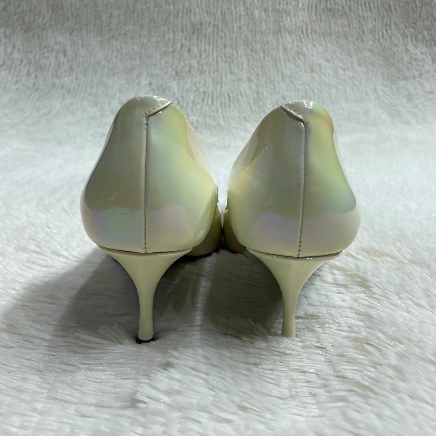 Roger Vivier Roger Vivier Flower Strass Leather Stiletto Heel Pumps K15 Size US 6 / IT 36 - 3 Thumbnail