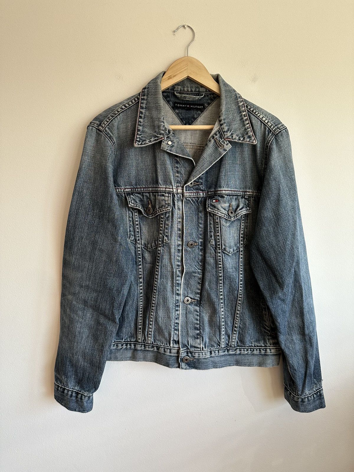Tommy Hilfiger Tommy Hilfiger denim jacket with original scuffs Size US M / EU 48-50 / 2 - 1 Thumbnail