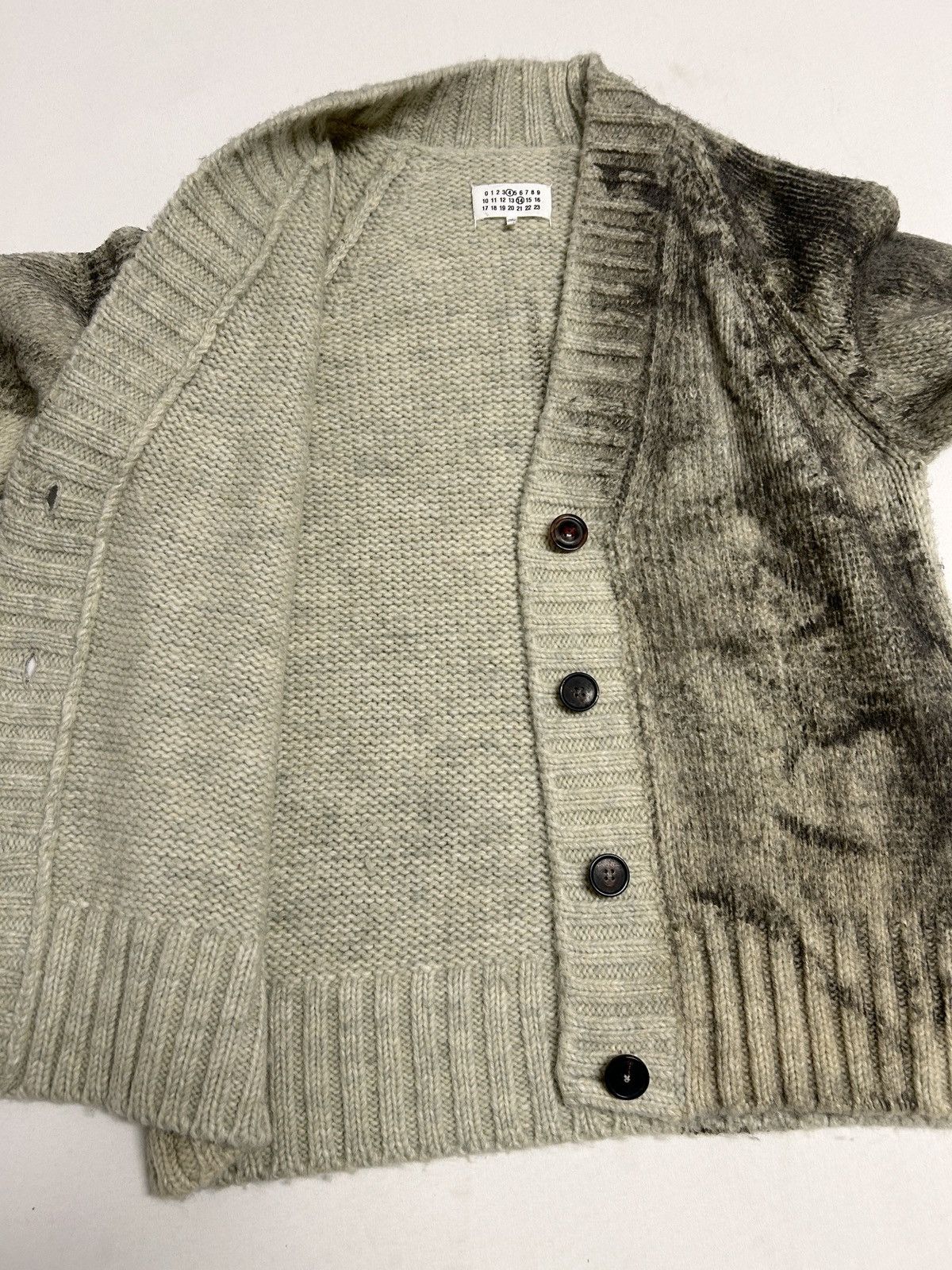 Maison Margiela SS2024 Painted Oversized Heavyweight Knit Cardigan Size US M / EU 48-50 / 2 - 8 Thumbnail