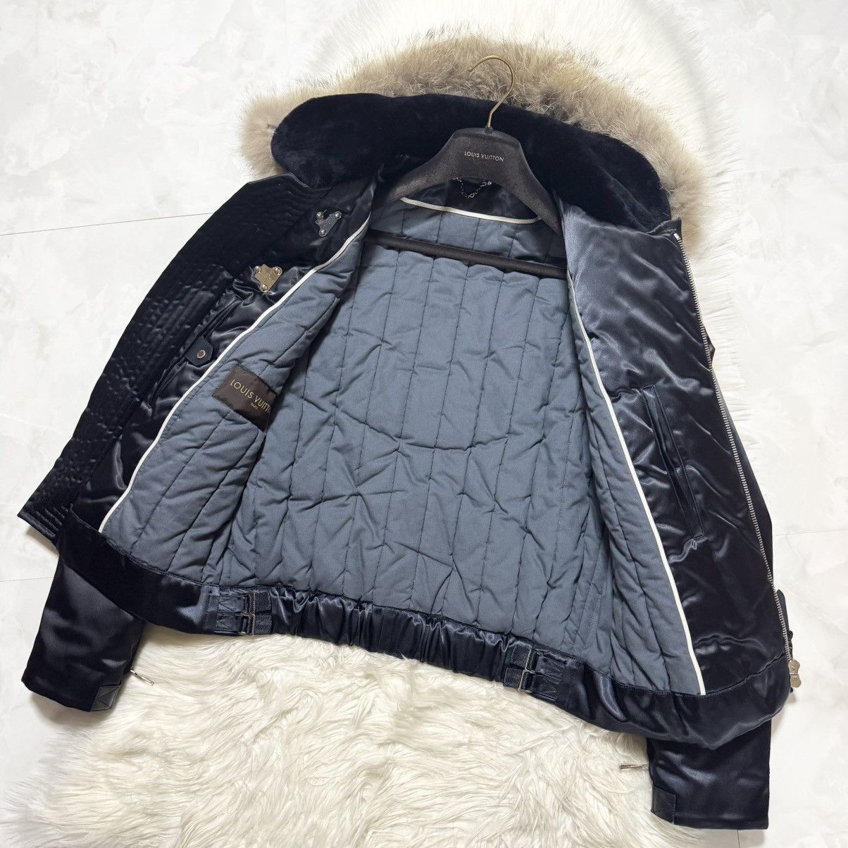 Louis Vuitton Louis Vuitton Runway Leather Bomber Jacket with Fur Hood Size US M / EU 48-50 / 2 - 9 Thumbnail
