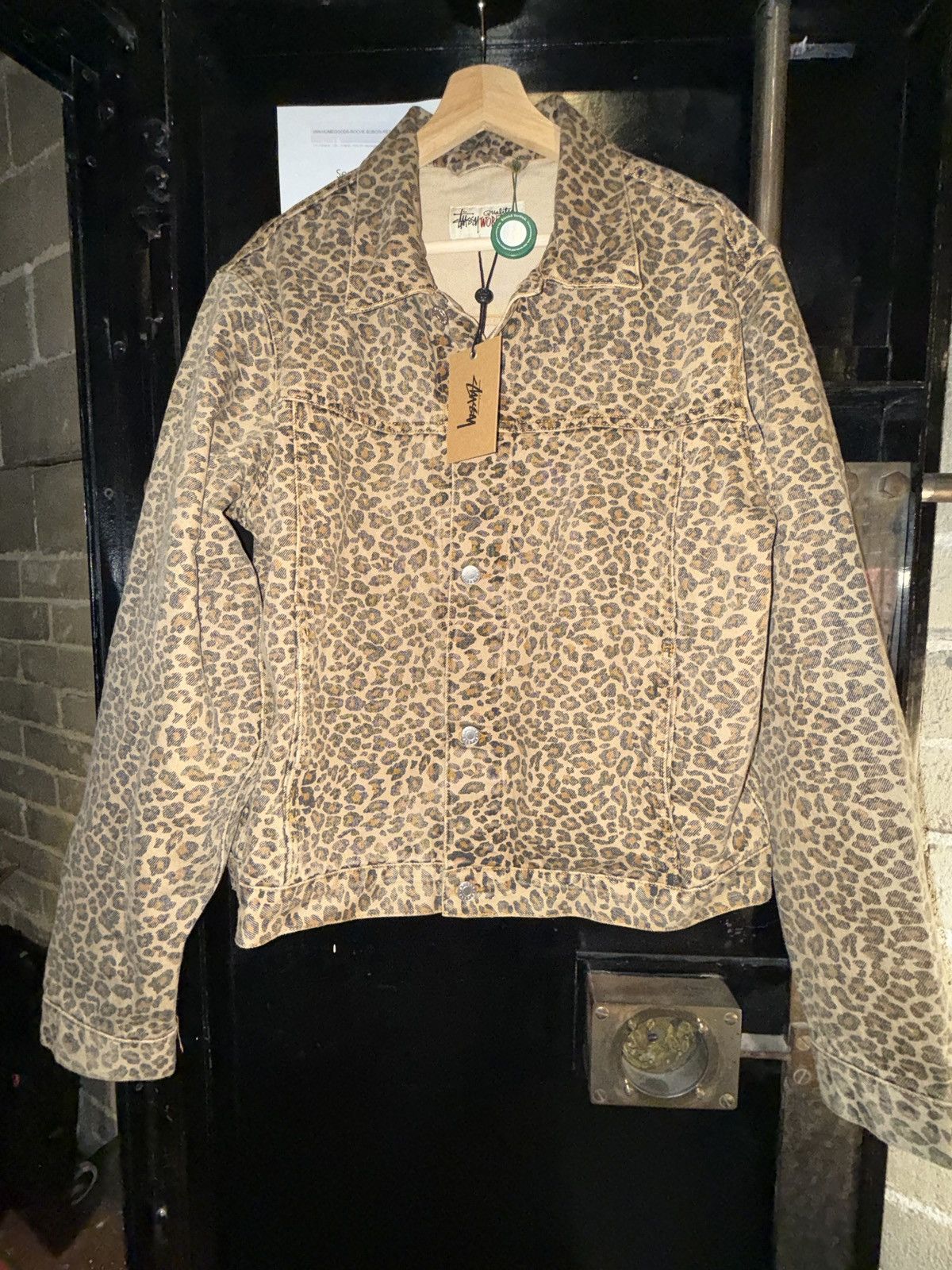 Stussy Stüssy - Leopard Print Denim Trucker Jacket Large SOLD OUT Size US L / EU 52-54 / 3 - 3 Thumbnail
