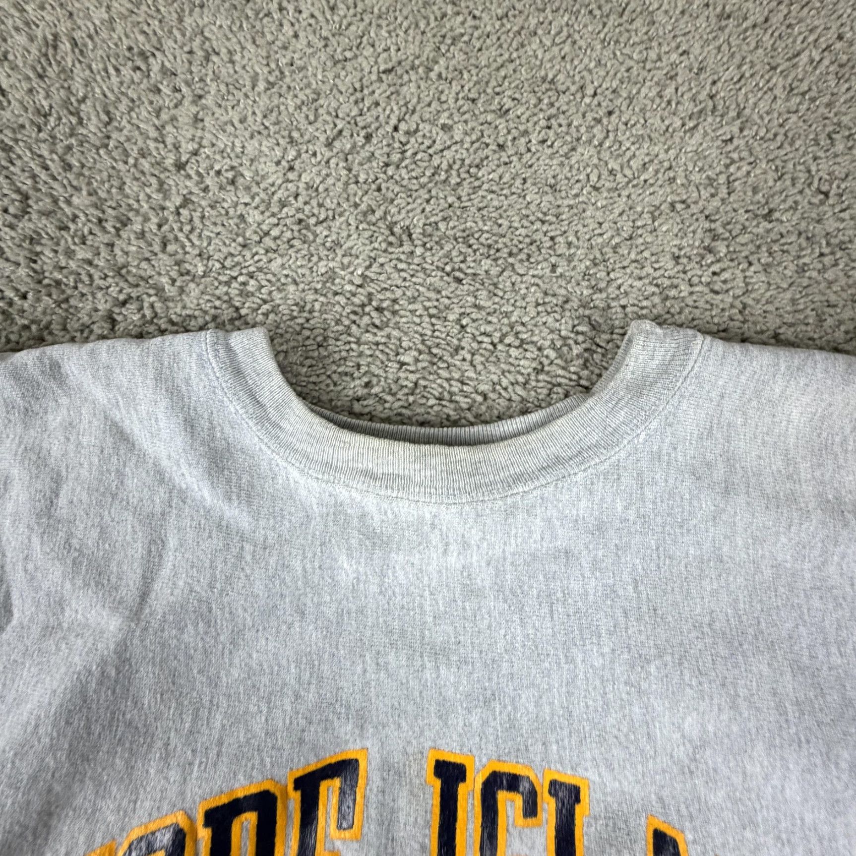Champion VINTAGE Champion Sweatshirt Mens XL Gray Rhode Island Football 33 Graphic Print Reverse Weave Crew Neck Warmup USA 80s Size US XL / EU 56 / 4 - 4 Thumbnail