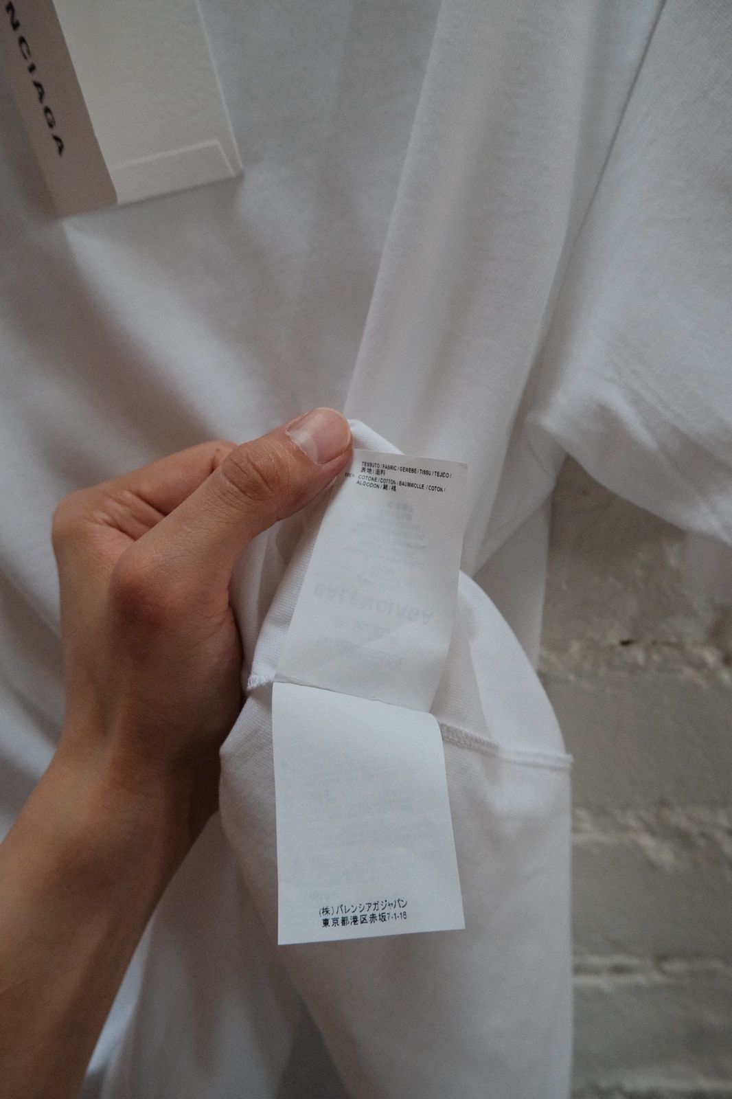 Balenciaga SS17 White Kering Tshirt Size US L / EU 52-54 / 3 - 7 Thumbnail