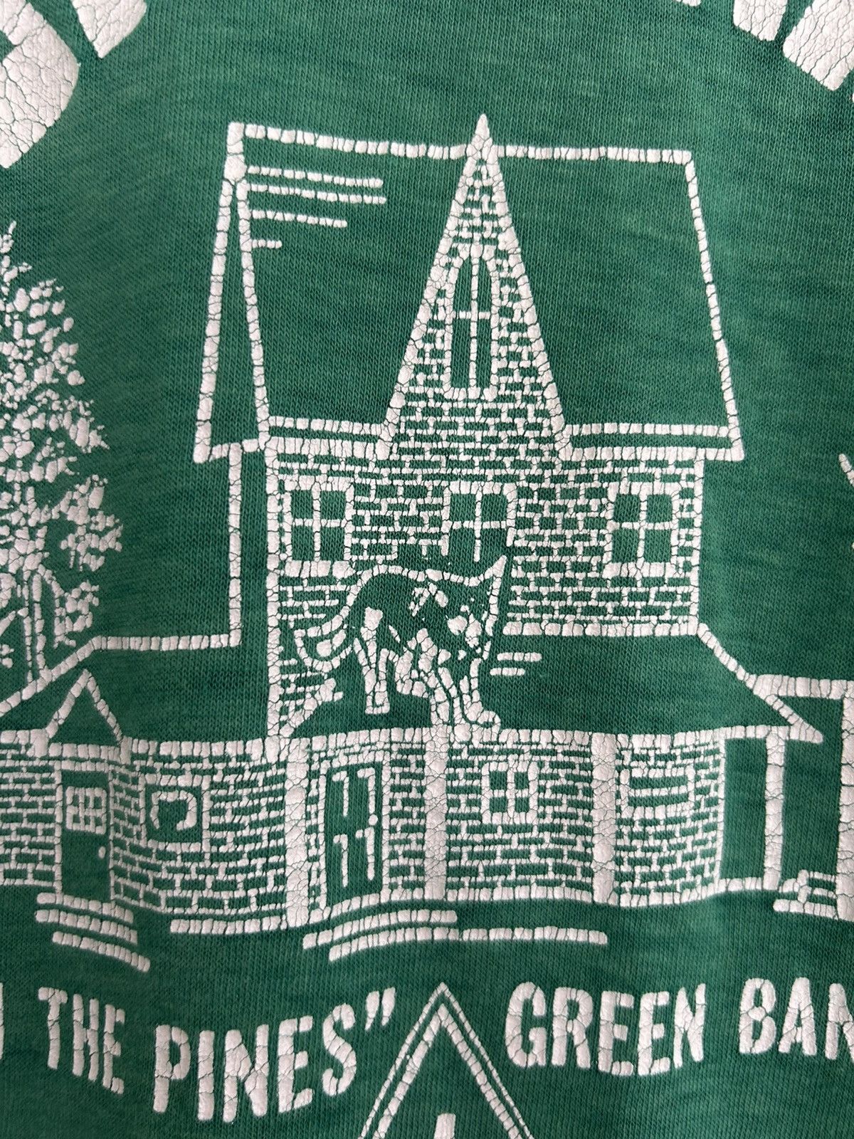Vintage Vintage 80s Green Bank Inn Green Graphic T-shirt Size US M / EU 48-50 / 2 - 4 Thumbnail