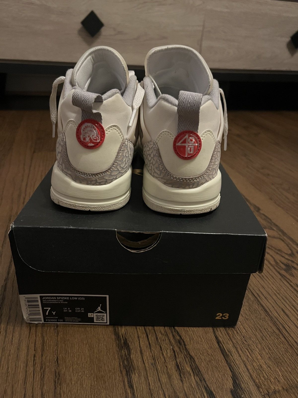 Jordan Brand Jordan Spizike Low (GS) Size US 7 / EU 40 - 4 Thumbnail