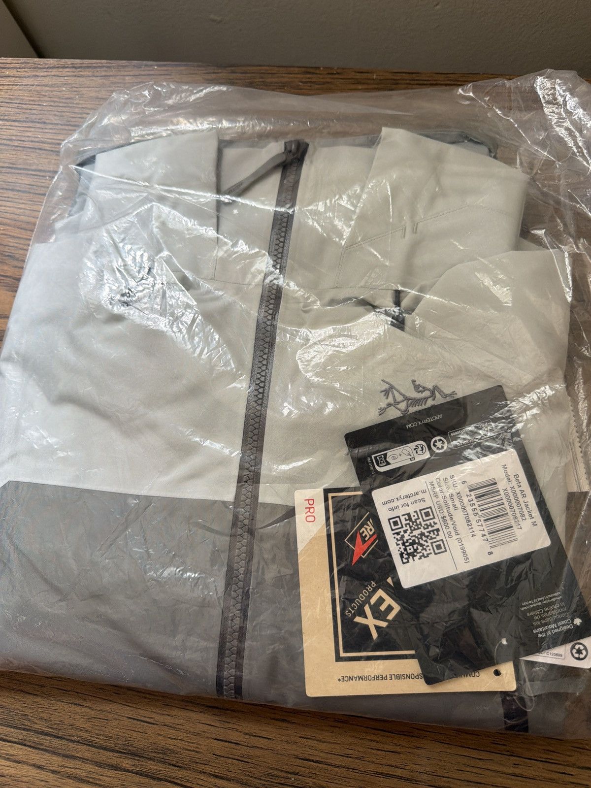 Arc'teryx Arc’teryx Beta AR Jacket Solitude Void Size US S / EU 44-46 / 1 - 23 Thumbnail