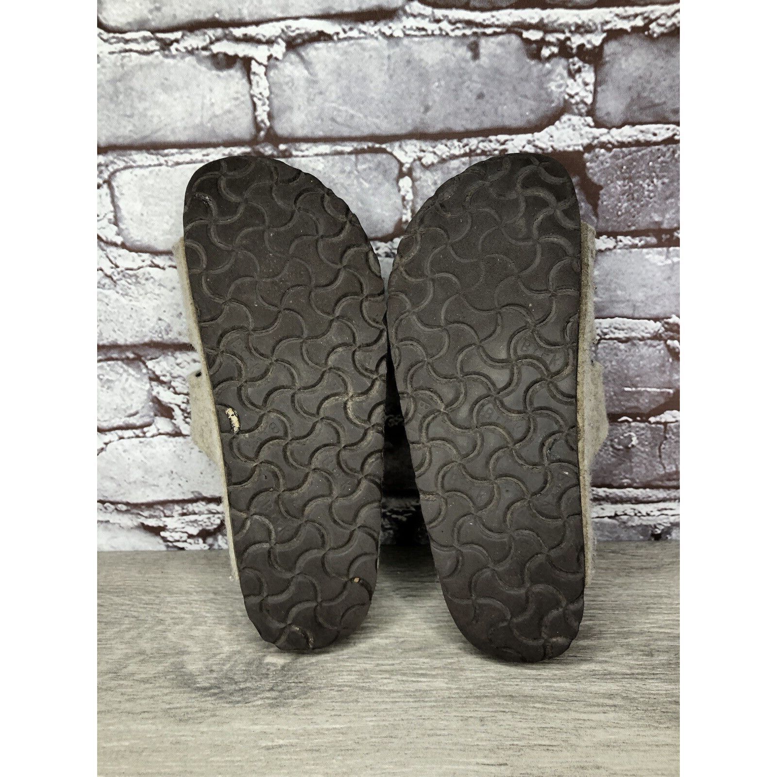 Birkenstock Birkenstock Wool Felt Beige Arizona Comfort Slides Sandals W Size US 7.5 / IT 37.5 - 19 Thumbnail