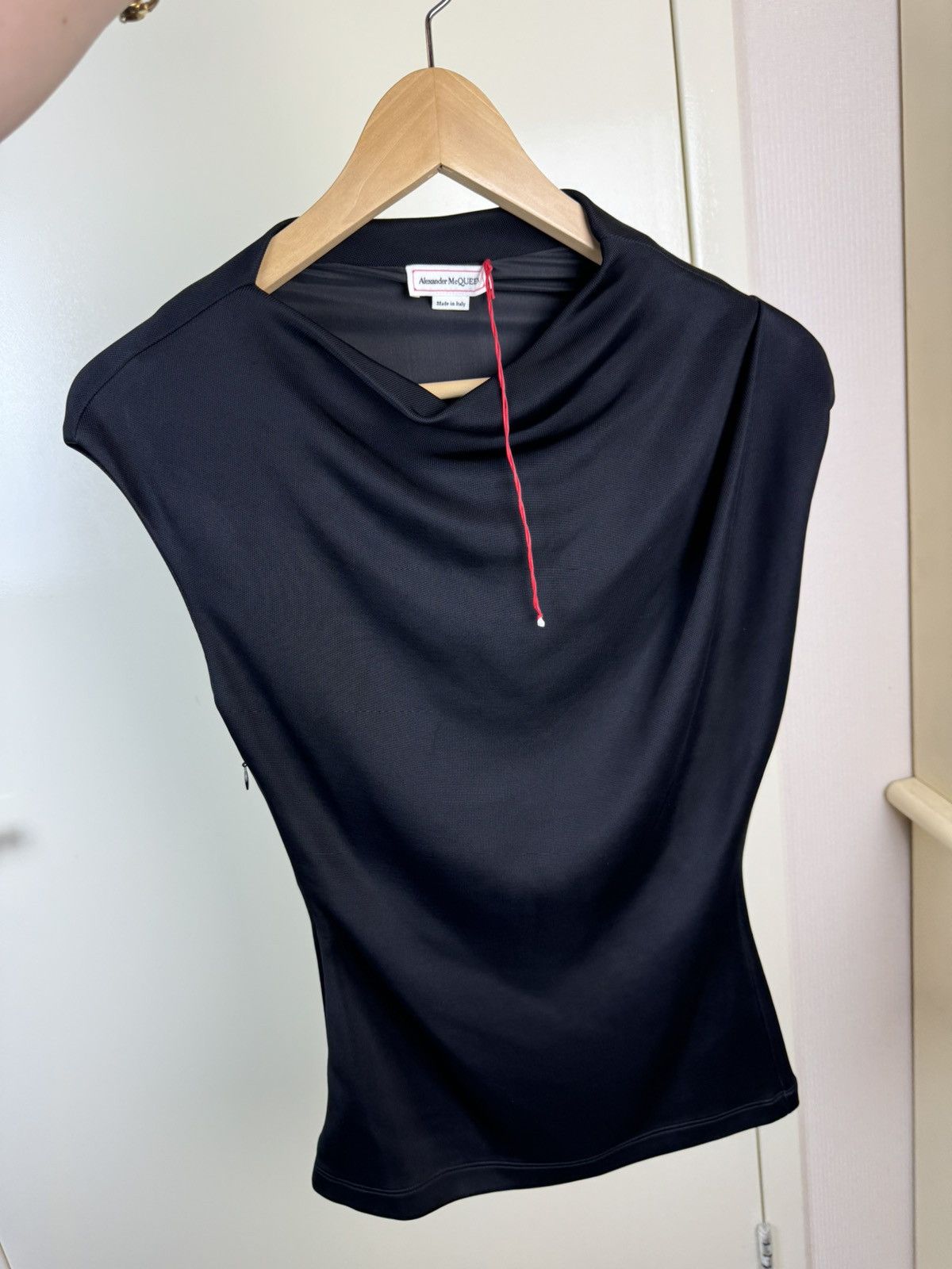 Alexander McQueen Alexander McQueen draped asymmetric sleeveless blouse top S Size S / US 4 / IT 40 - 6 Thumbnail