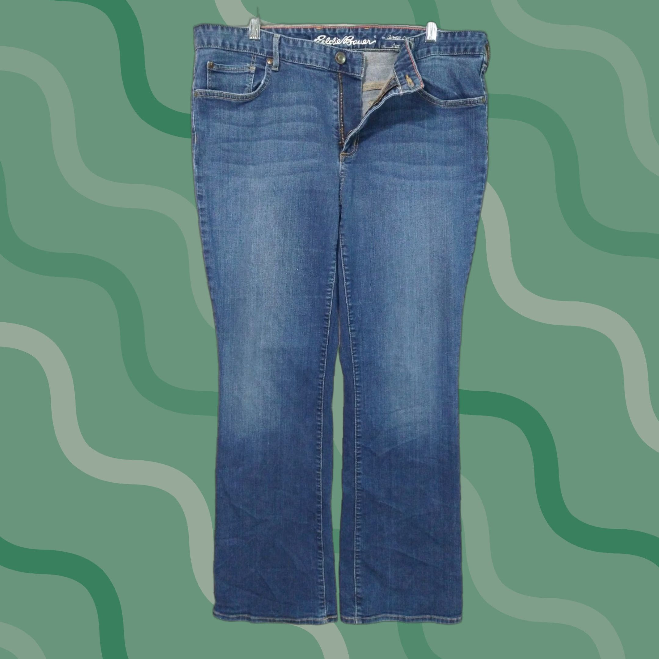 Eddie Bauer Eddie Bauer Jeans Womens 18 Blue Denim Slightly Curvy Bootcut Dark Wash Stretch Jeans Women 18 Plus Blue Eddie Bauer」を Size 40" / US 18 - 1 Thumbnail
