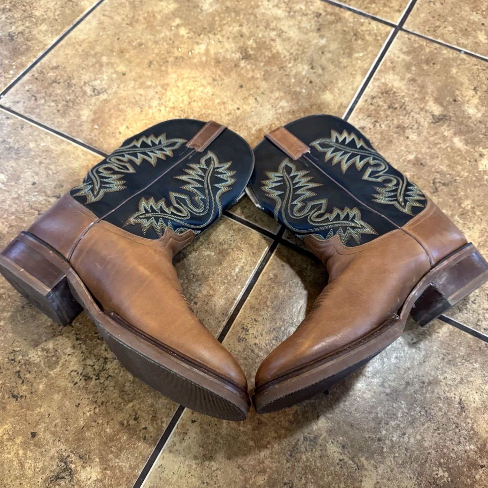 Justin Boots Justin Boots 1138 Brown Leather Western Cowboy Boot EE Mid-Calf Size 10.5 EUC Mens Shoes Size US 11 / EU 44 - 2 Thumbnail