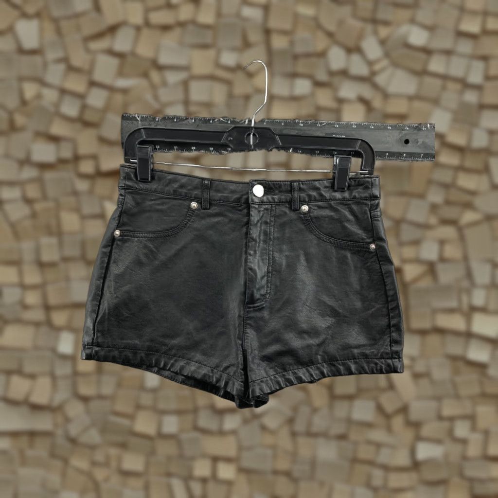 Forever 21 FOREVER 21 Boyfriend Shorts Womens M Black Polyurethane Denim 5-Pocket Mid Rise Casual Vintage No Size 32" / US 10 / IT 46 - 1 Thumbnail