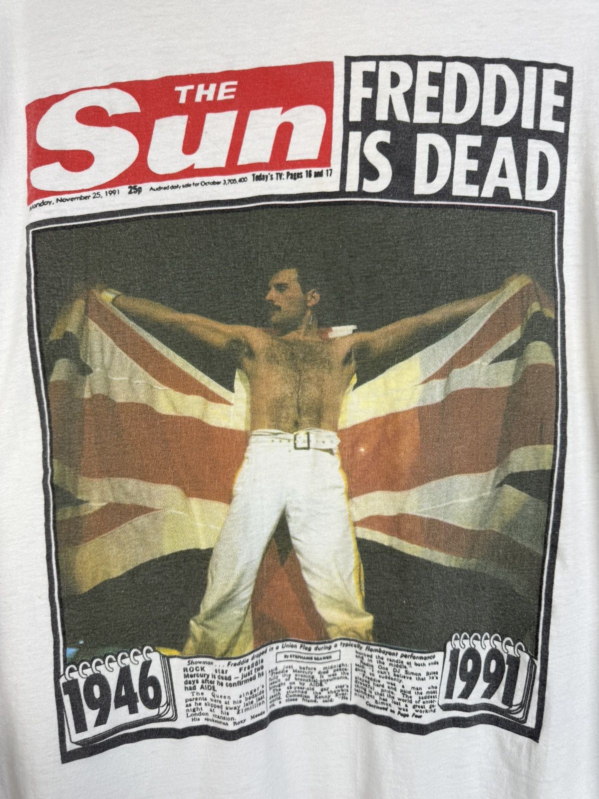 Band Tees Freddie Mercury "Freddie Is Dead" T-shirt Vintage Style Size US L / EU 52-54 / 3 - 11 Thumbnail