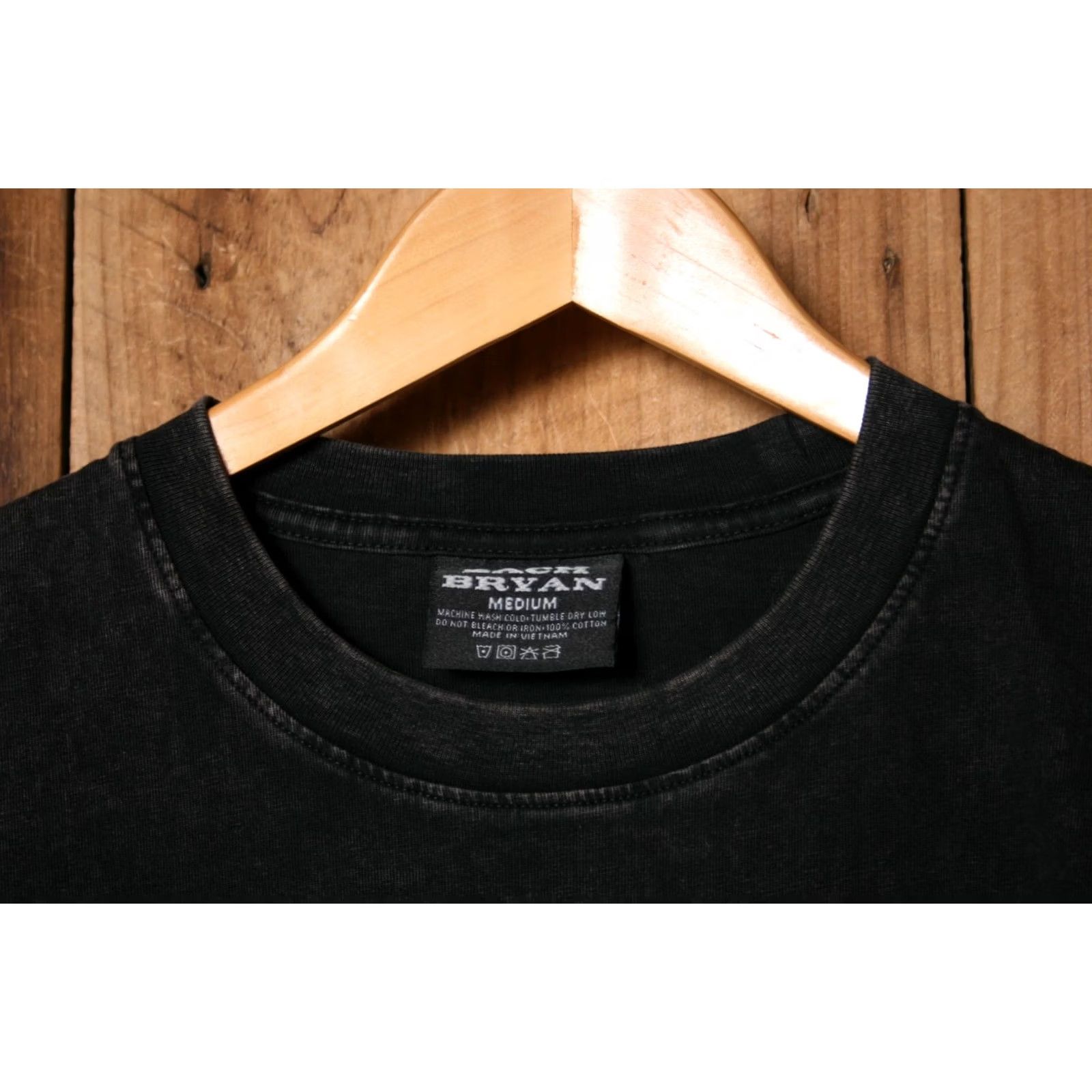 Vintage ZACH BRYAN Burn, Burn, Burn 2023 Concert Tour Band T-Shirt Sz. M Black Cotton Crew Neck Short Sleeve Mens Size US M / EU 48-50 / 2 - 2 Thumbnail