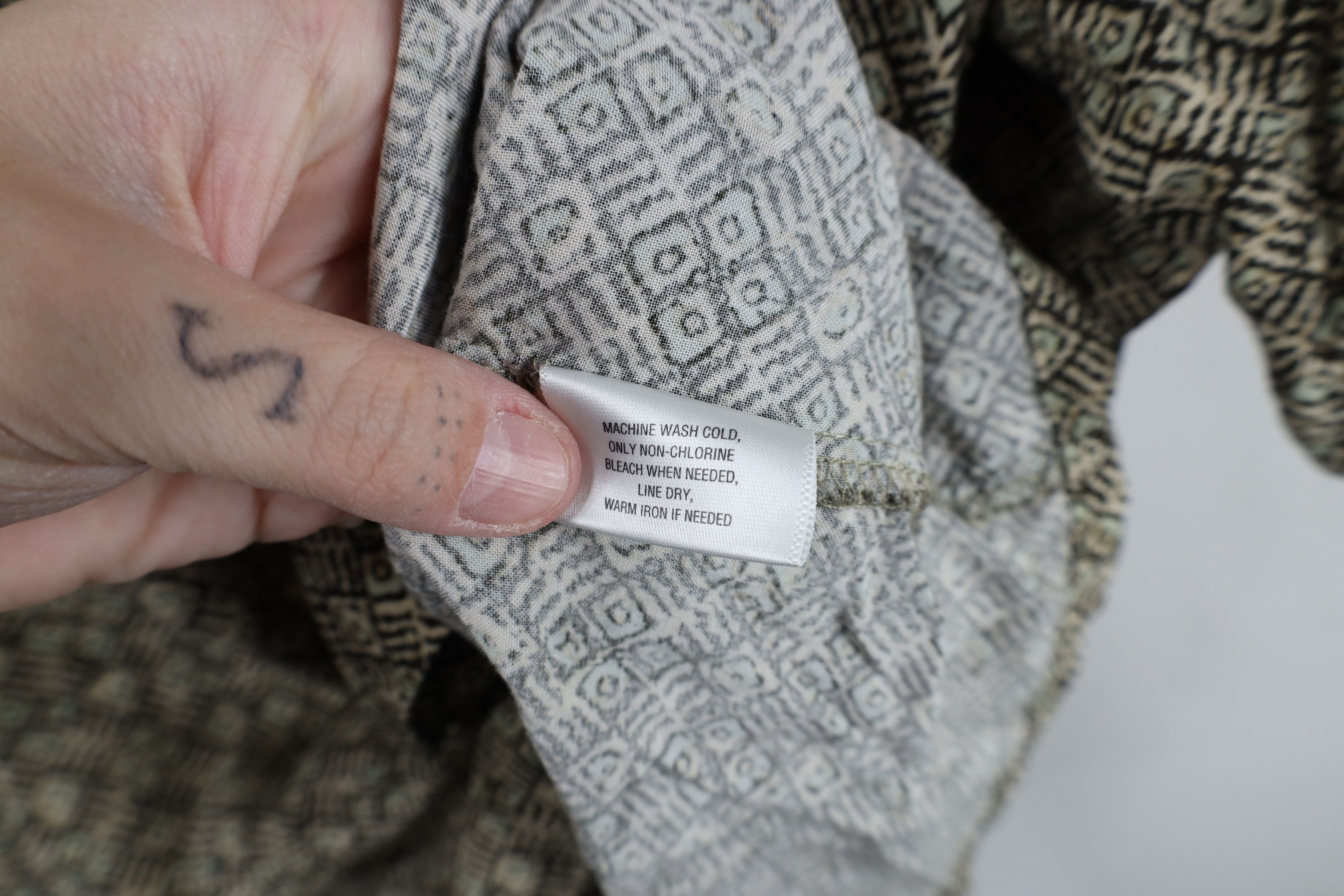 Vintage Vintage 90s Streetwear Short Sleeve Collared Button Shirt Size US XXL / EU 58 / 5 - 8 Thumbnail