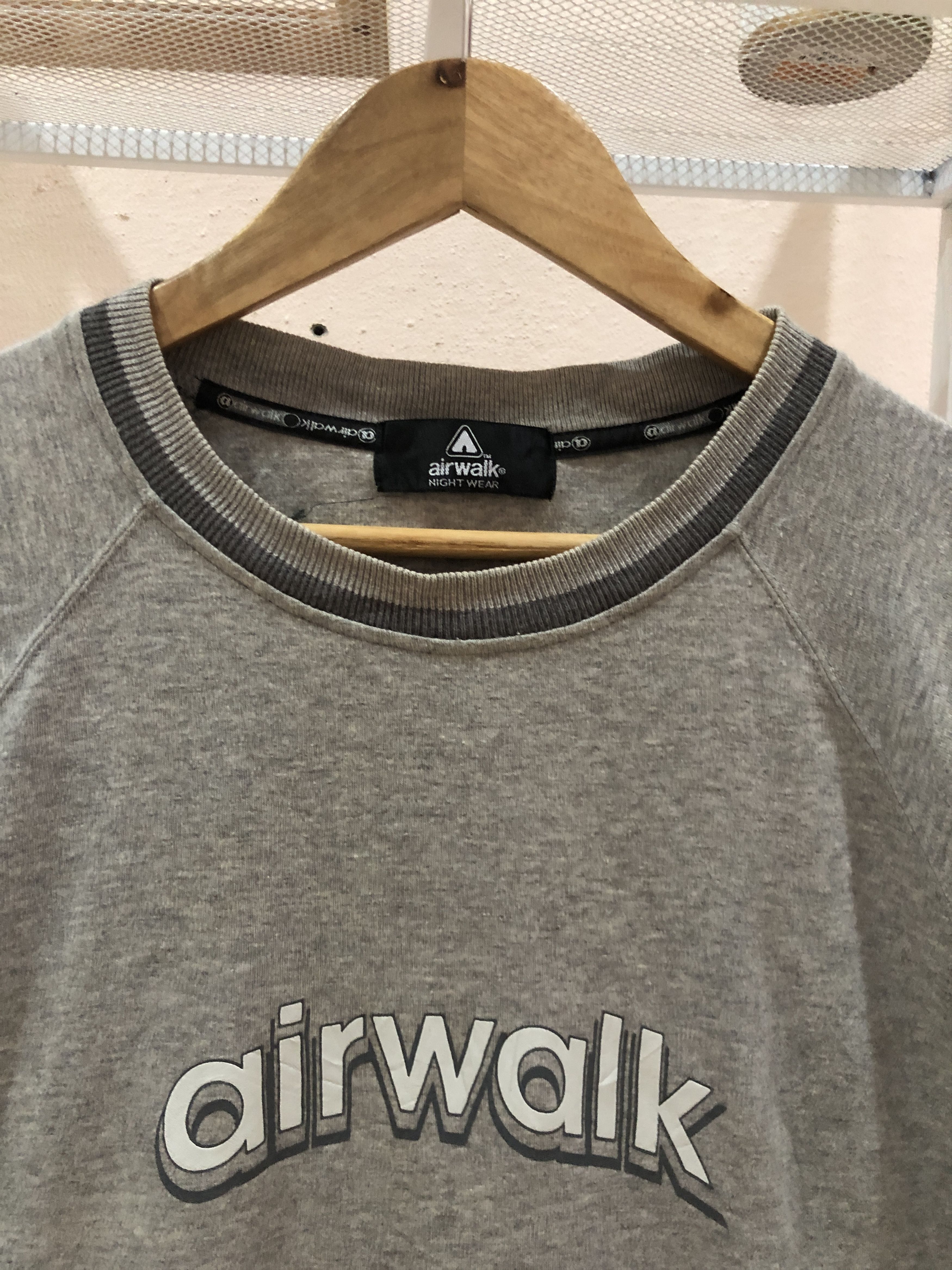 Airwalk Vintage Airwalk Crewneck Swetshirts Size US L / EU 52-54 / 3 - 3 Thumbnail