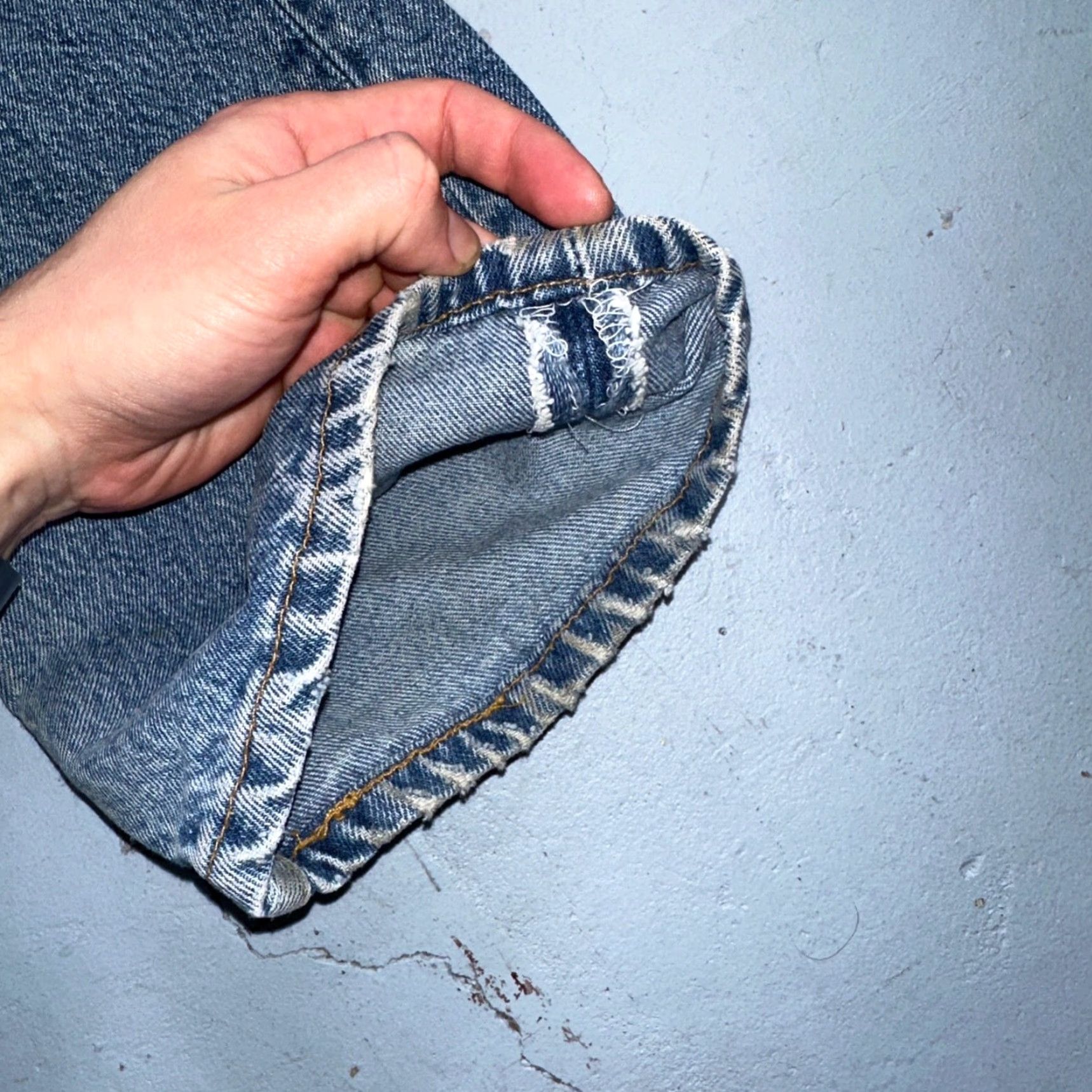 Levi's VINTAGE Levi's 501 90s USA Straight Leg Jeans Blue Light Wash 33x32 Mens Size US 33 - 4 Thumbnail