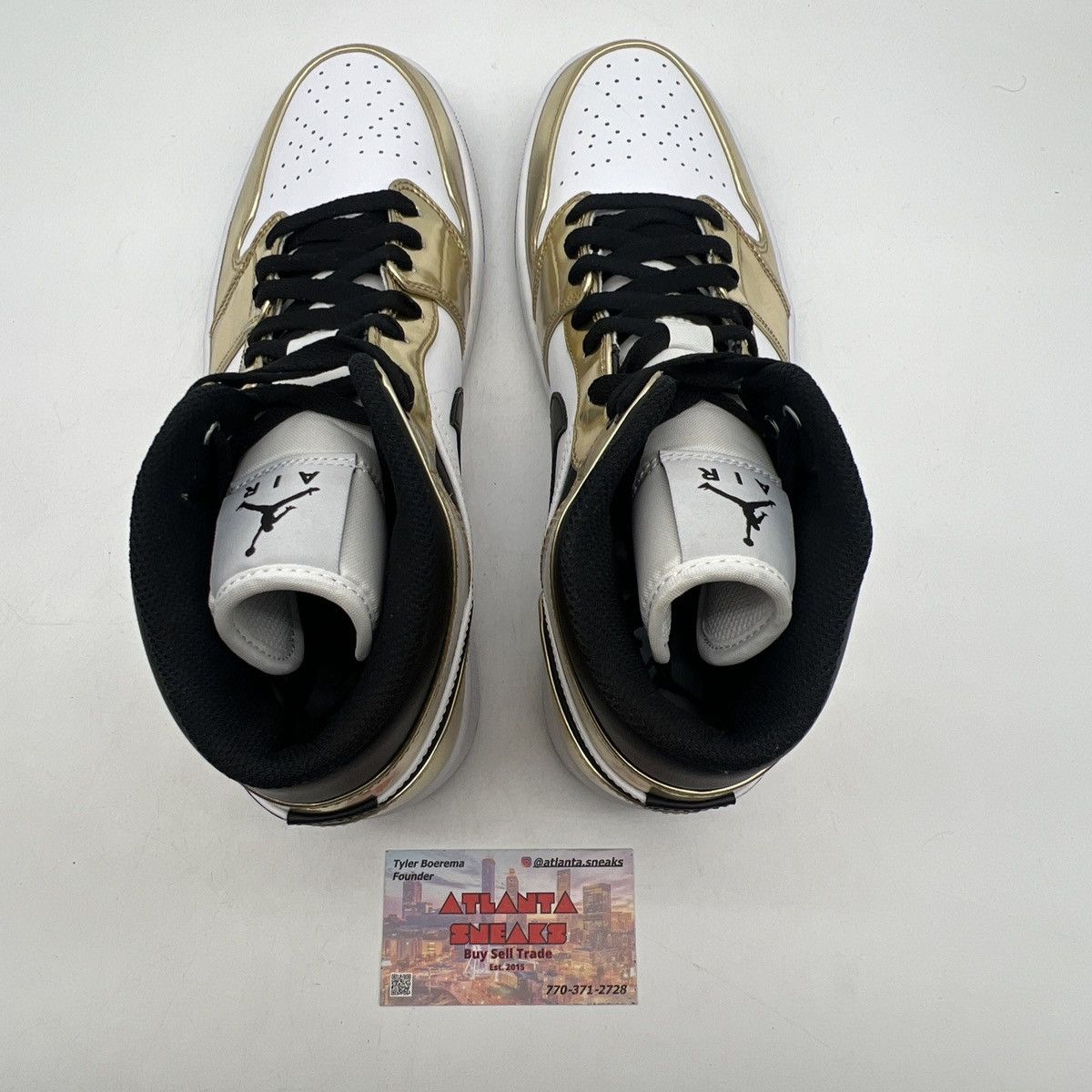 Nike Air Jordan 1 mid metallic gold Size US 10 / EU 43 - 7 Thumbnail