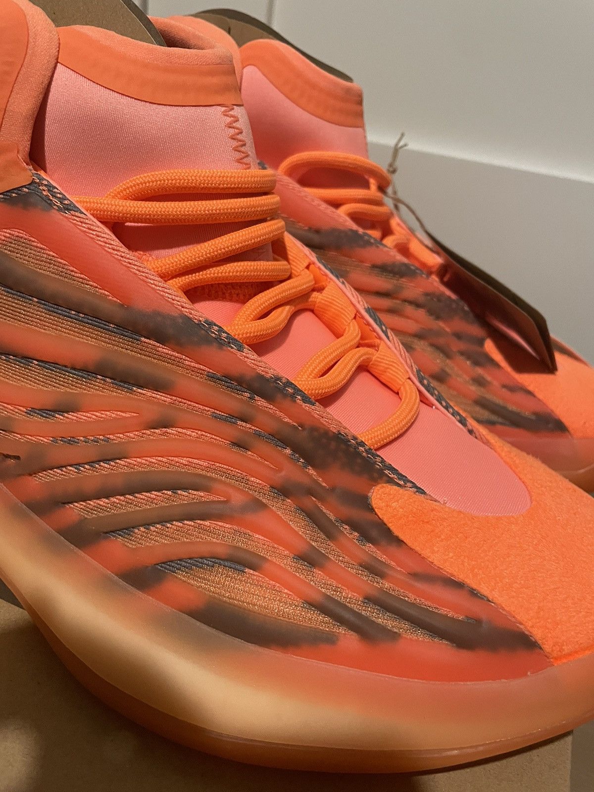 Yeezy Adidas Yeezy Quantum Hi-Res Orange size 9 Size US 9 / EU 42 - 6 Thumbnail