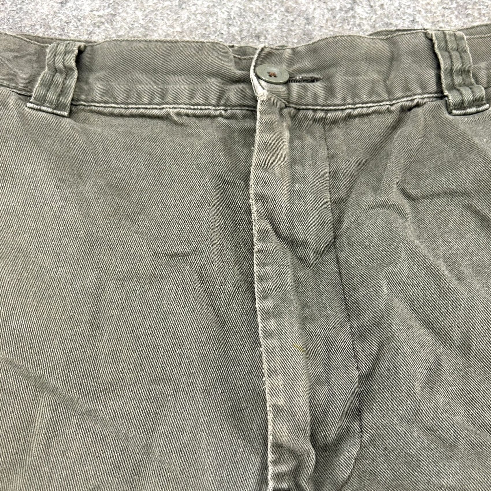 Gap Gap Shorts Mens 40 Green Cargo Cotton Pockets Baggy Utility Paratrooper 90s Shirt? Size US 40 / EU 56 - 6 Thumbnail