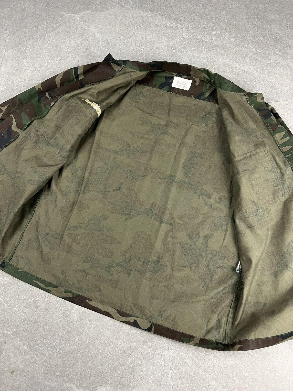 Vintage U.S.M.C. Shirt / SURVIVAL M-94 camouflage military jacket Size US XL / EU 56 / 4 - 6 Thumbnail