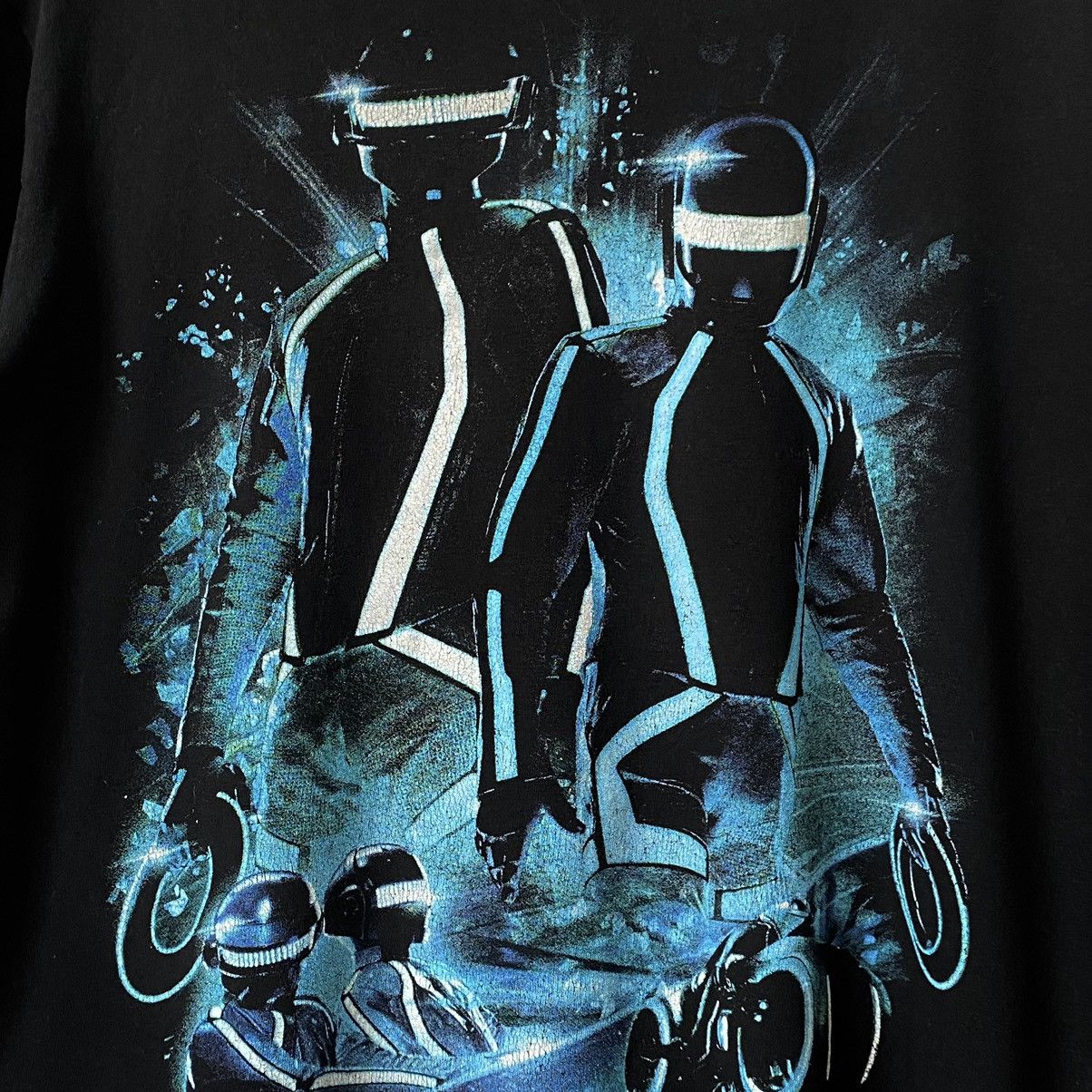 Band Tees Daft Punk • Tron Legacy T-Shirt Size US M / EU 48-50 / 2 - 2 Thumbnail