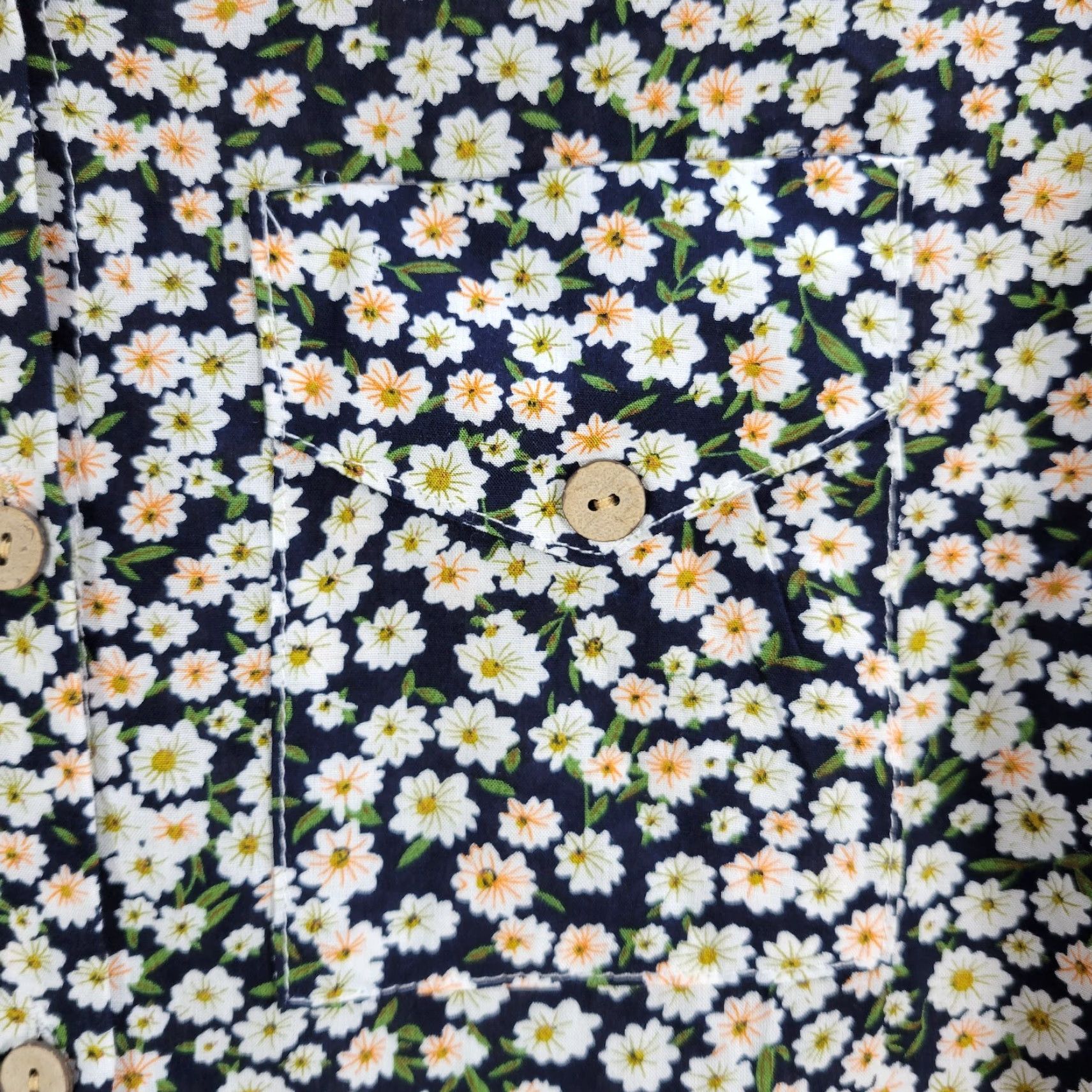 Vintage Love Notes Blue White Microfloral Shirt Blouse Top Front Knot Lightweight M Women’s Long Sleeve Collared Button 100% Rayon Size M / US 6-8 / IT 42-44 - 6 Thumbnail