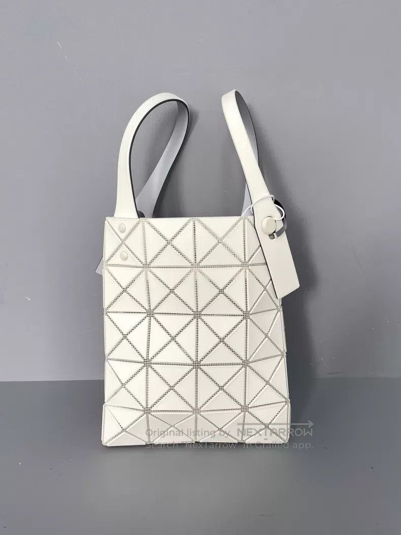 Issey Miyake Issey Miyake White Handbag Size ONE SIZE - 1 Thumbnail