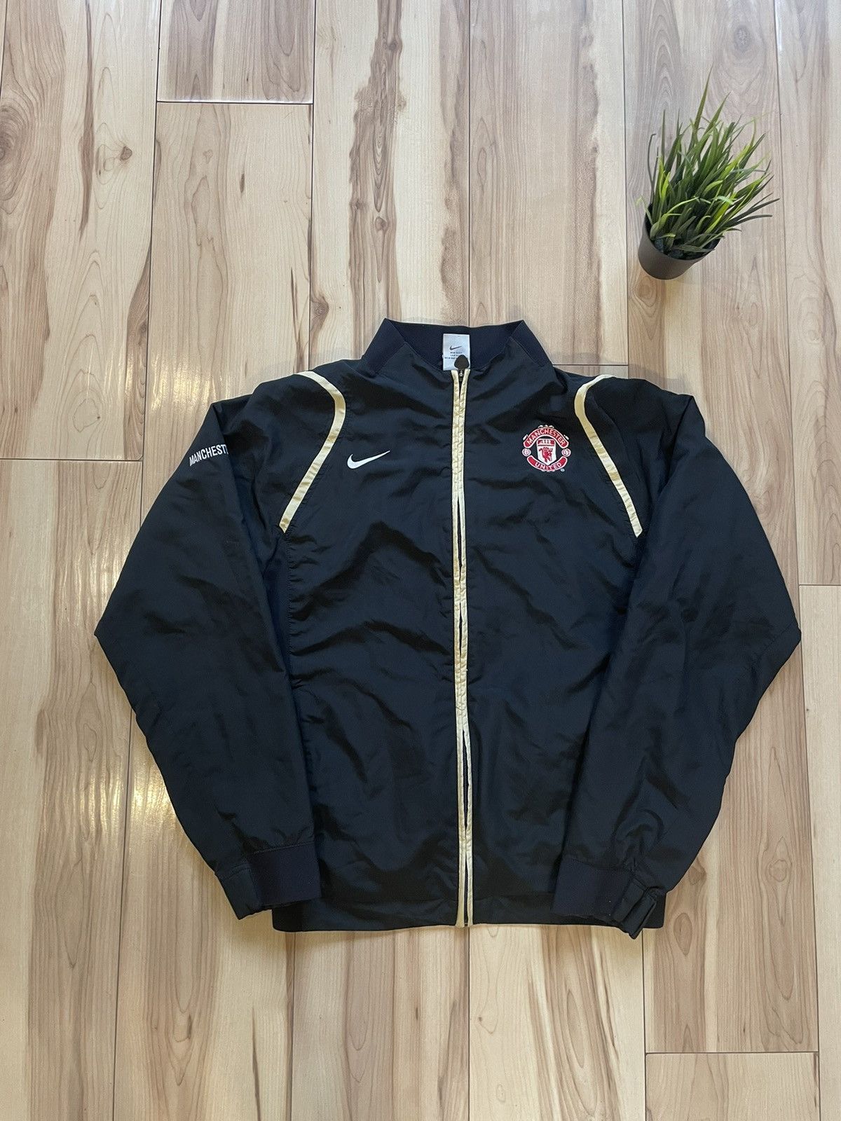 Nike × Vintage Windbreaker Nike x Machester United Vintage 2006 Size US M / EU 48-50 / 2 - 1 Thumbnail