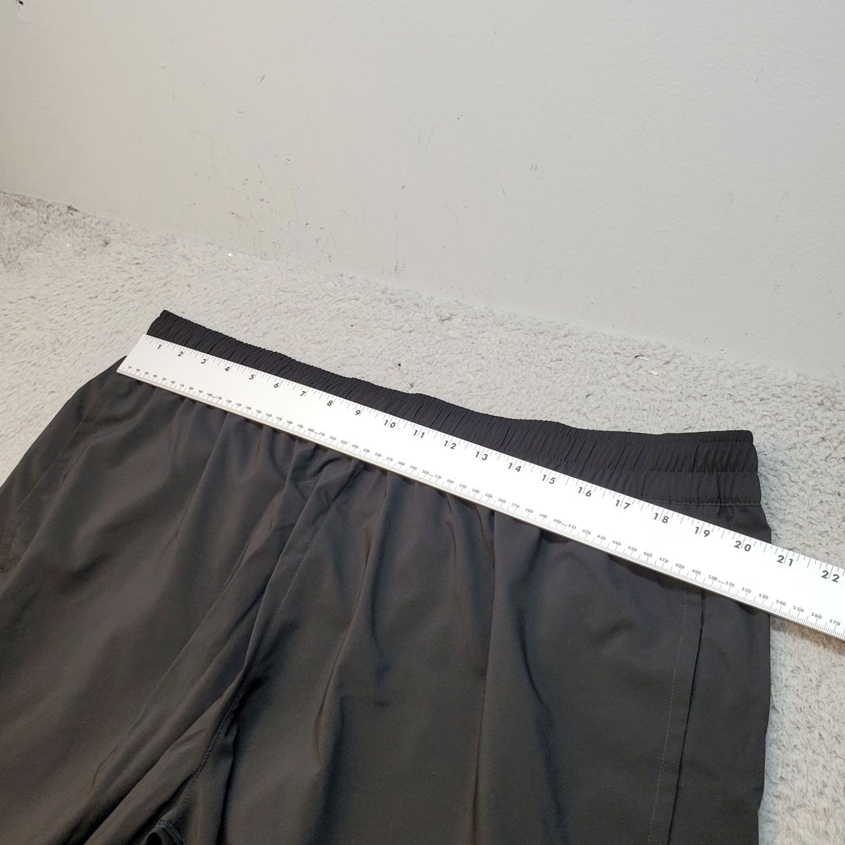 Puma PUMA Running Shorts Mens XXL Black Comfort Moisture Wicking Elastic Waist athletic shorts Size US 39 - 4 Thumbnail