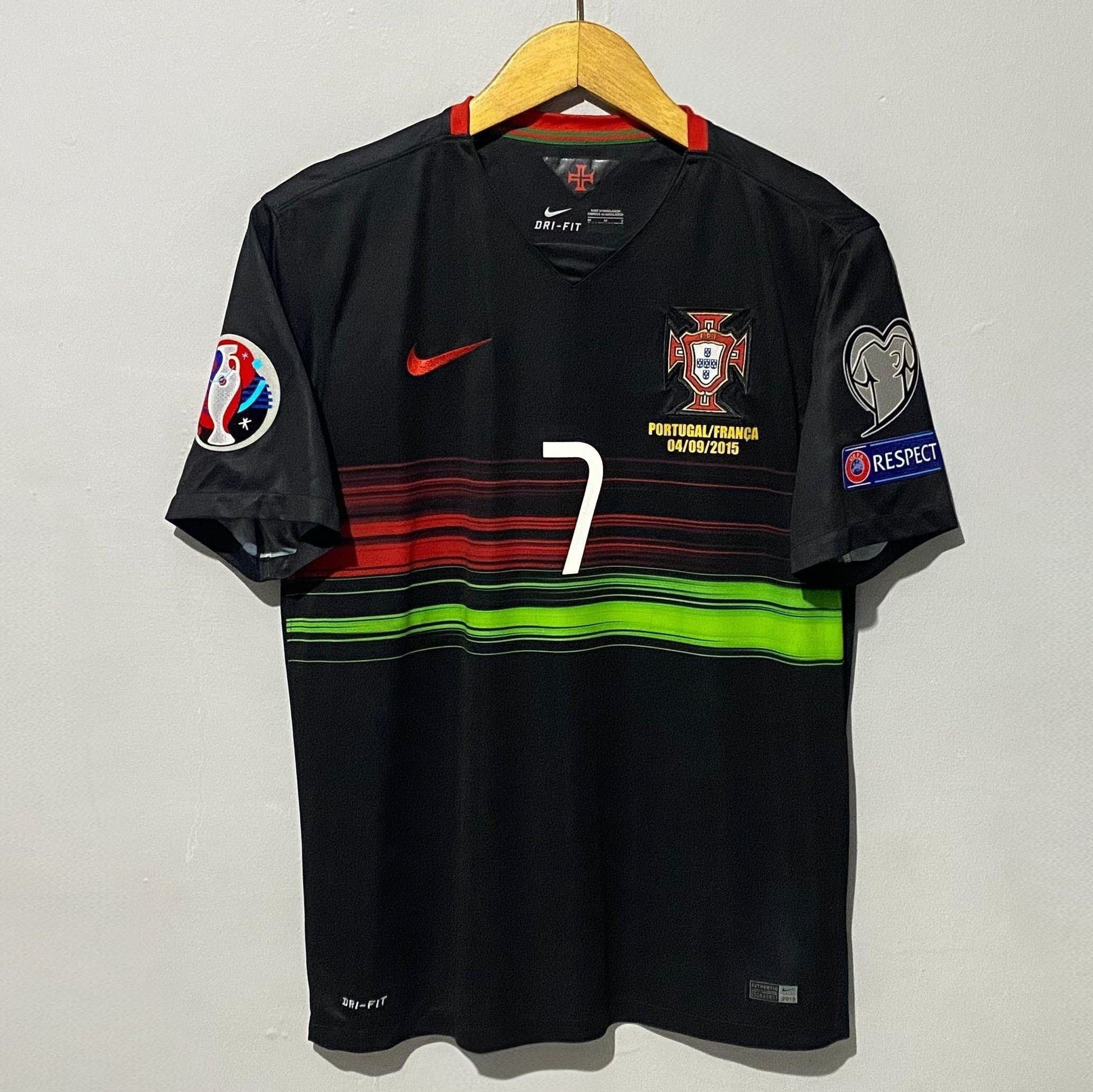 Nike Portugal 2015-2016 Away Jersey Cristiano Ronaldo Size US M / EU 48-50 / 2 - 1 Thumbnail