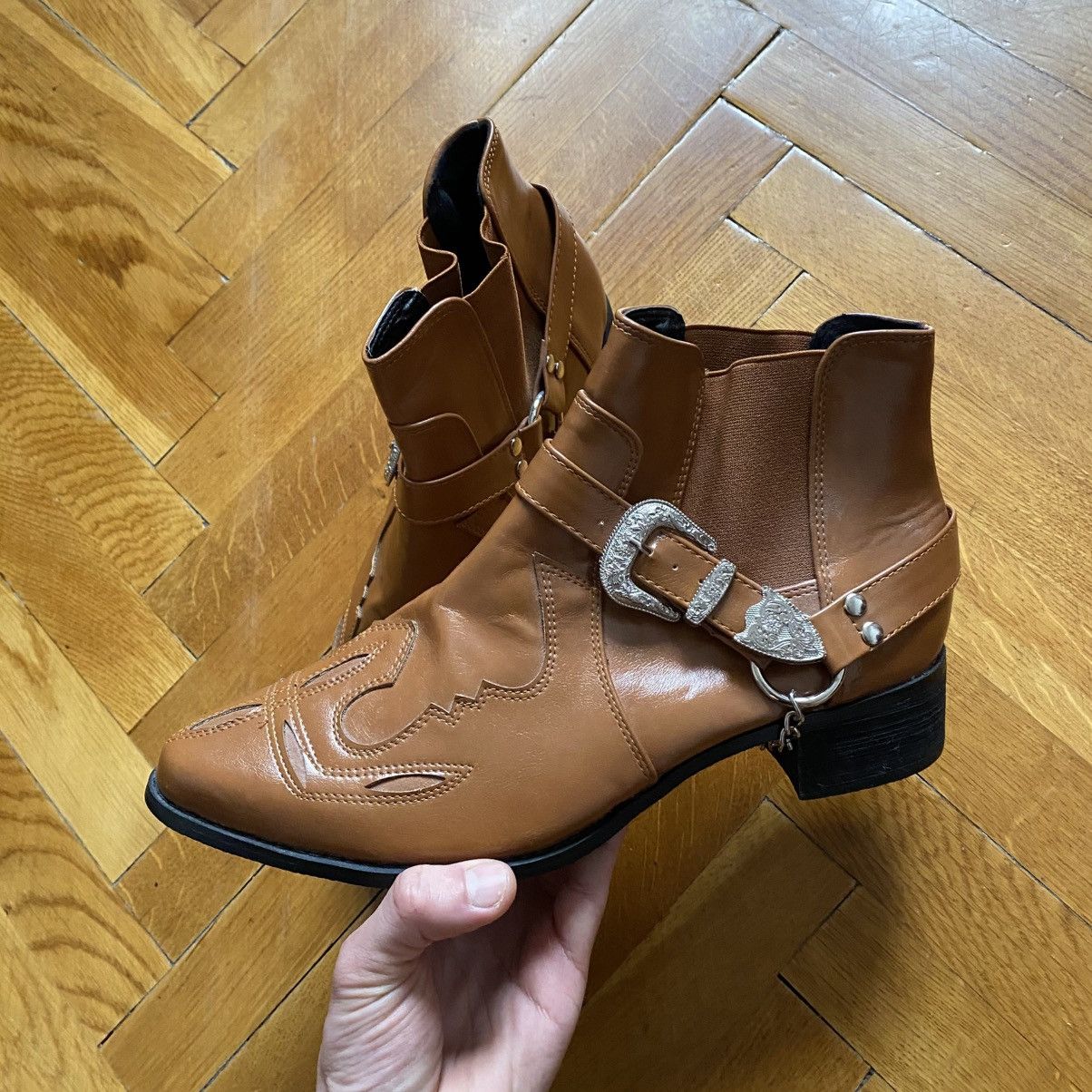 VINTAGE WESTERN BOOTS