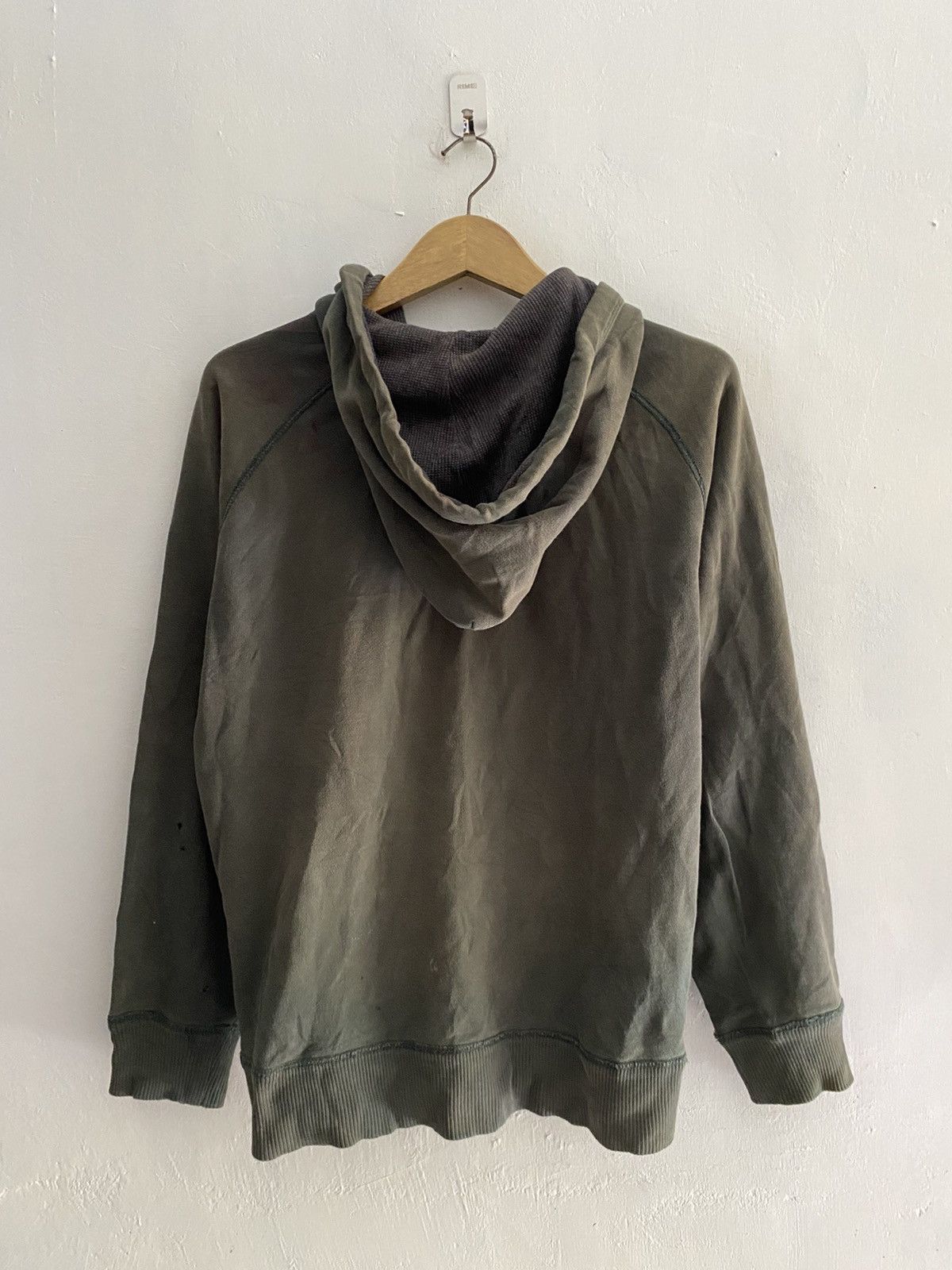 Gap × Vintage 2000s gap distressed big logo hoodie kanye west style Size US M / EU 48-50 / 2 - 4 Thumbnail