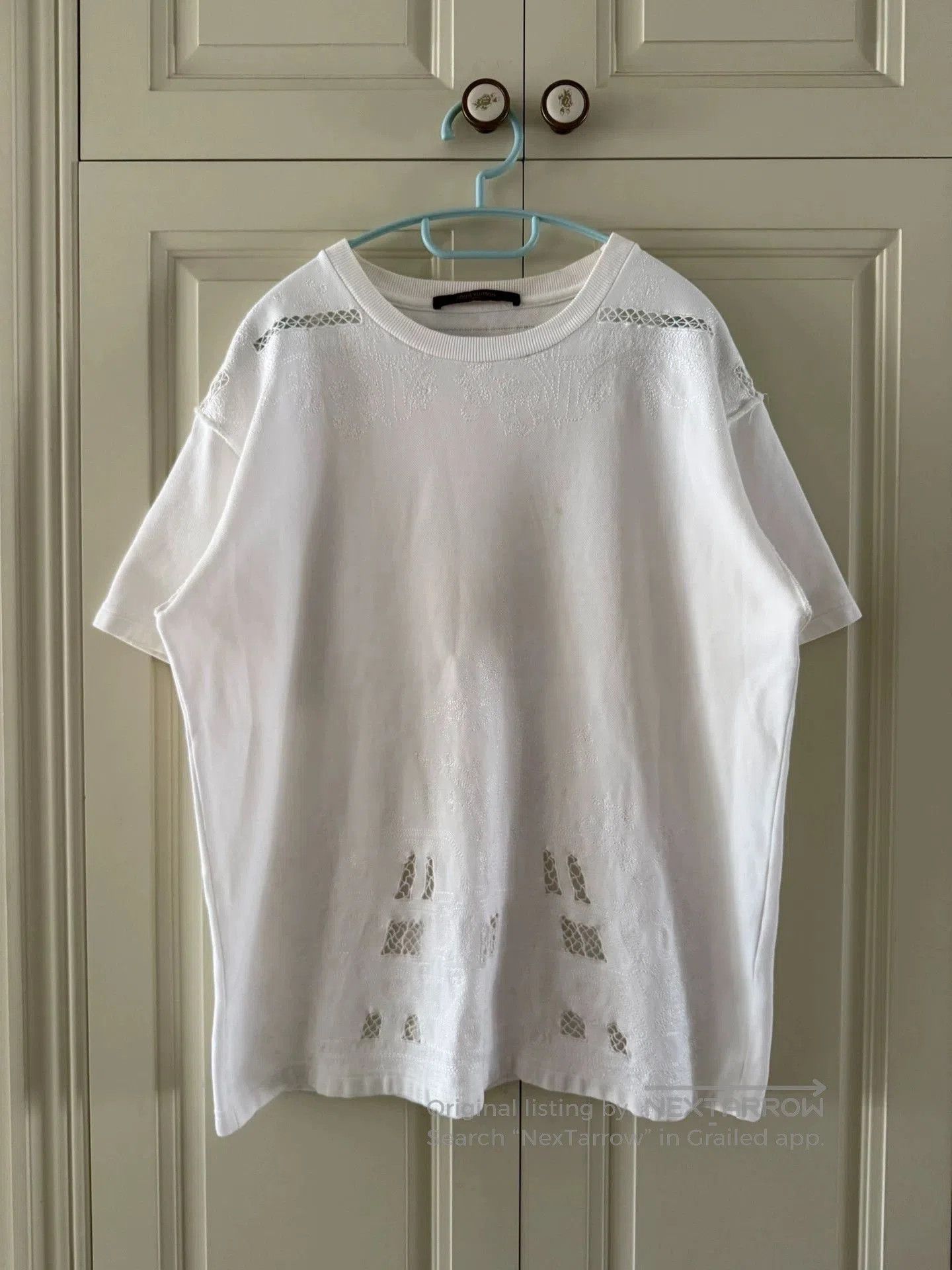 Louis Vuitton Louis Vuitton Short Sleeve Embroidered T. Size S / US 4 / IT 40 - 1 Thumbnail