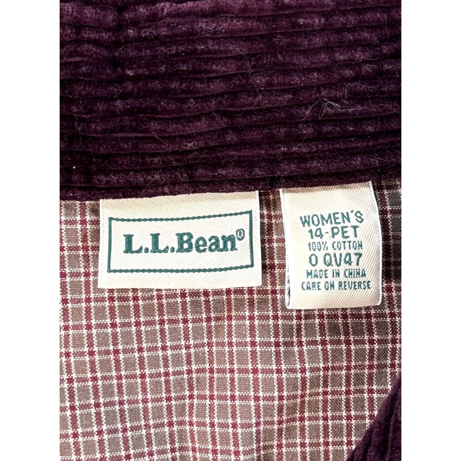 Vintage VINTAGE L.L. Bean Women's Shirt Dress 14P Burgundy Corduroy Button Up Collared Pocket Long Sleeve Dress Womens 14P CORDUROY SHIRT DRESS Size XL / US 12-14 / IT 48-50 - 4 Thumbnail