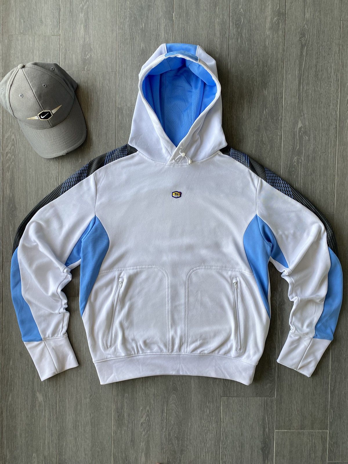 Nike × Nike ACG × Vintage Vintage 00’s Nike Tn Air Center Logo Hoodie Size US S / EU 44-46 / 1 - 1 Thumbnail