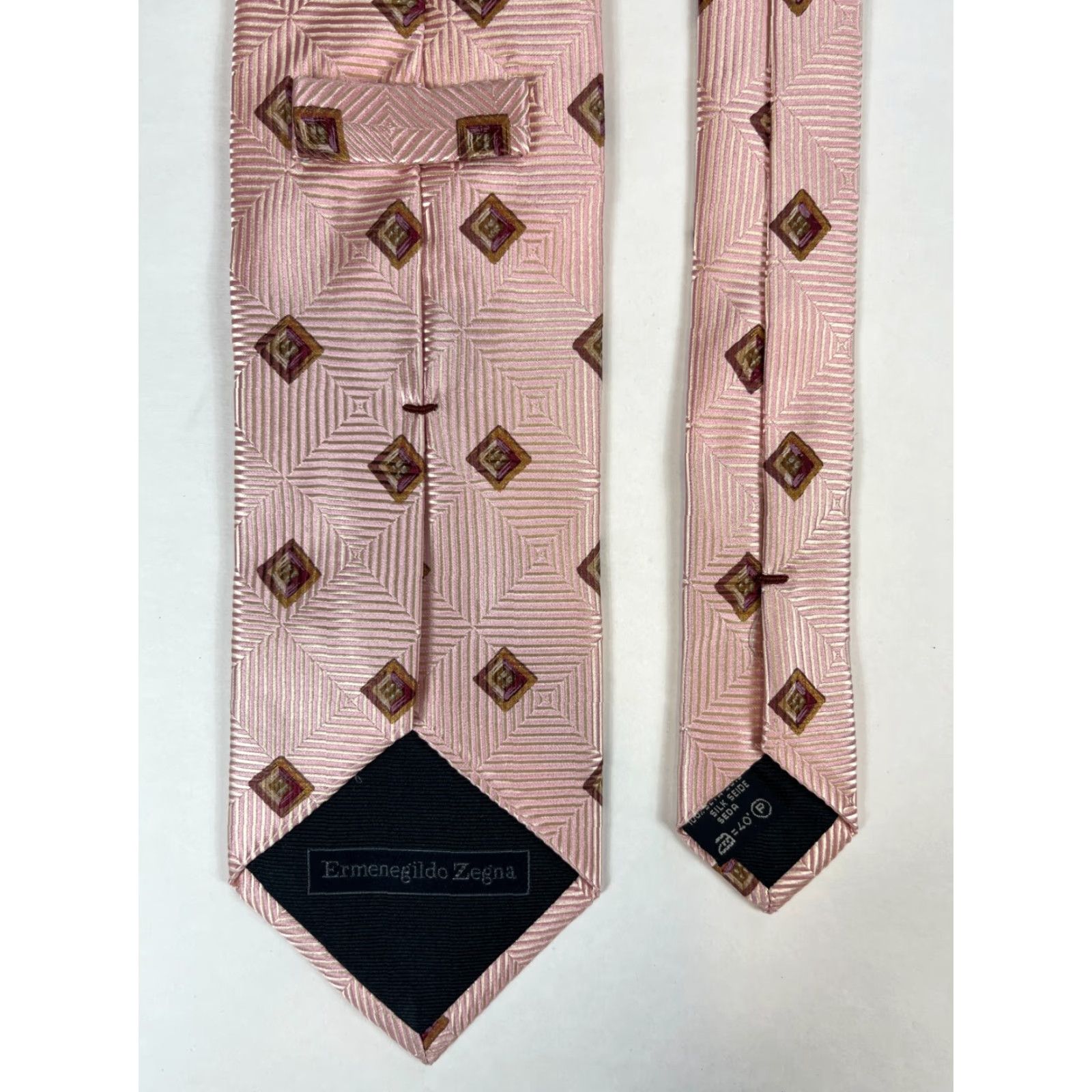 Ermenegildo Zegna VINTAGE Ermenegildo Zegna Silk Tie Geometric Textured Pink 57"-60" 3.75" Made in Italy Men’s Tie Geometric Silk Pink 58 3.75” Mens Silk Tie Size ONE SIZE - 6 Thumbnail