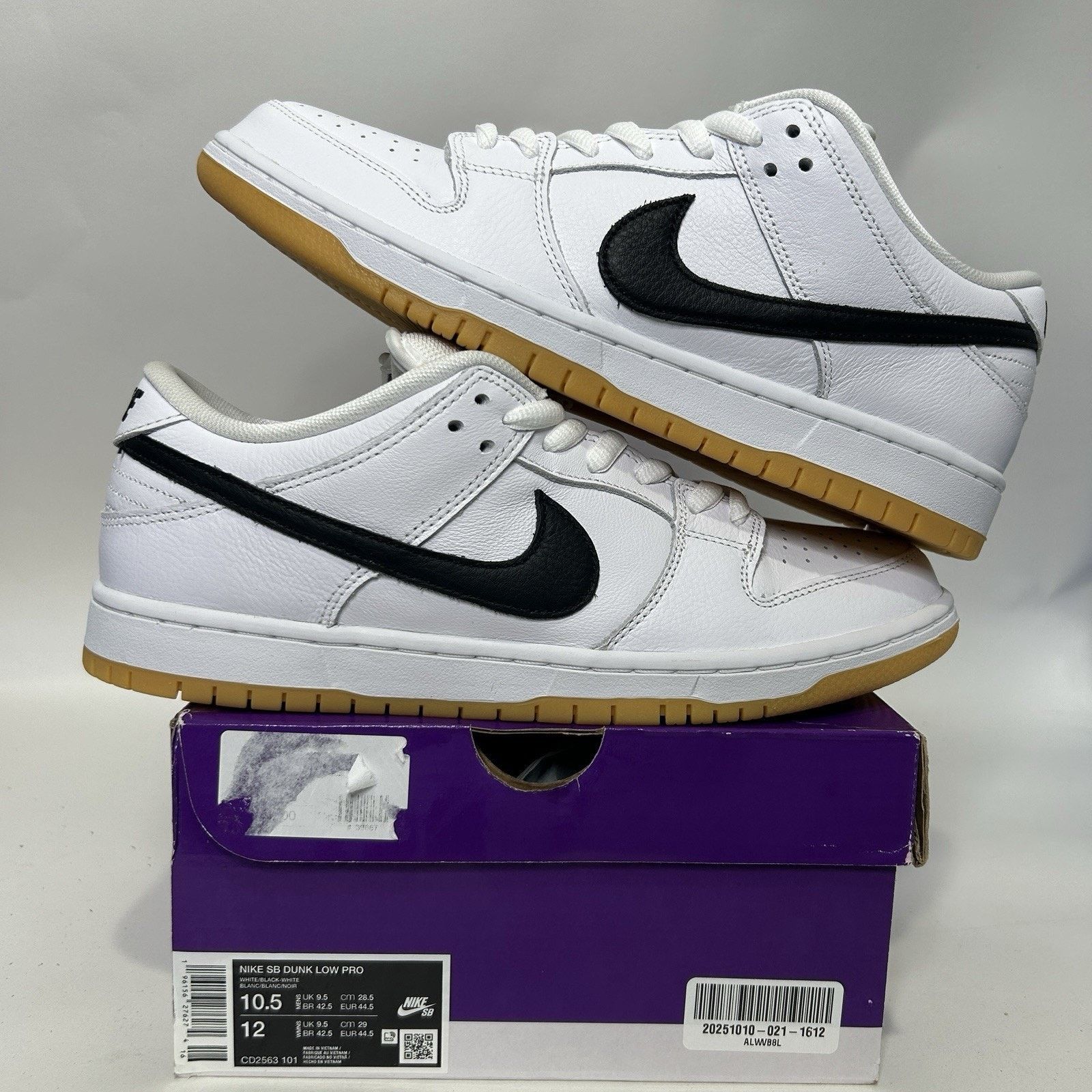 Nike Nike SB Dunk Low Pro "White Gum" Size US 10.5 / EU 43-44 - 1 Thumbnail