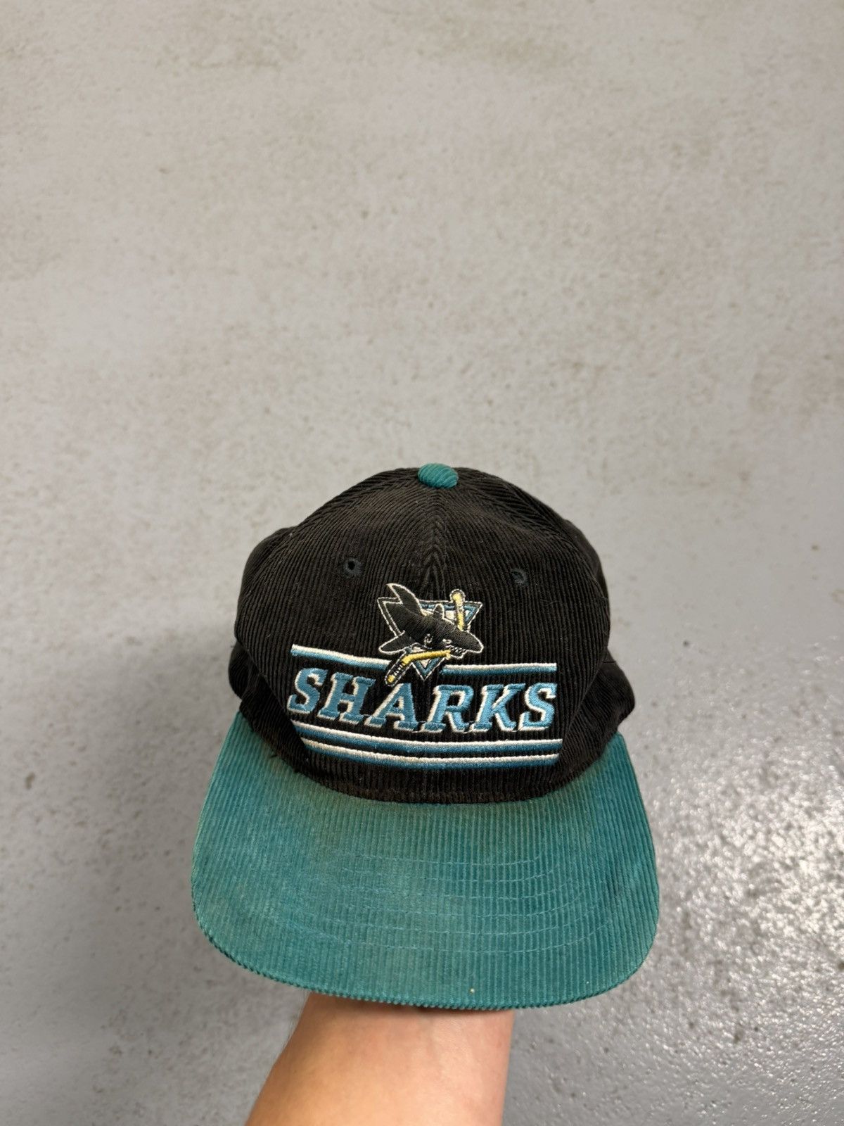 NHL Vintage 90s Sharks Velvet NHL Cap Size ONE SIZE - 1 Thumbnail