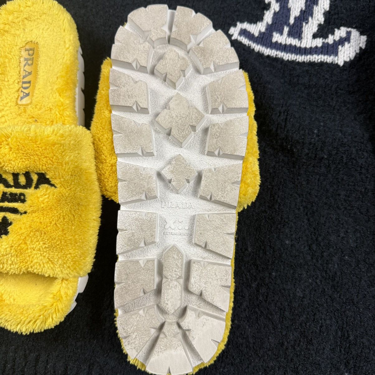Prada Prada Big Logo Furry Slides Size US 9 / IT 39 - 5 Thumbnail