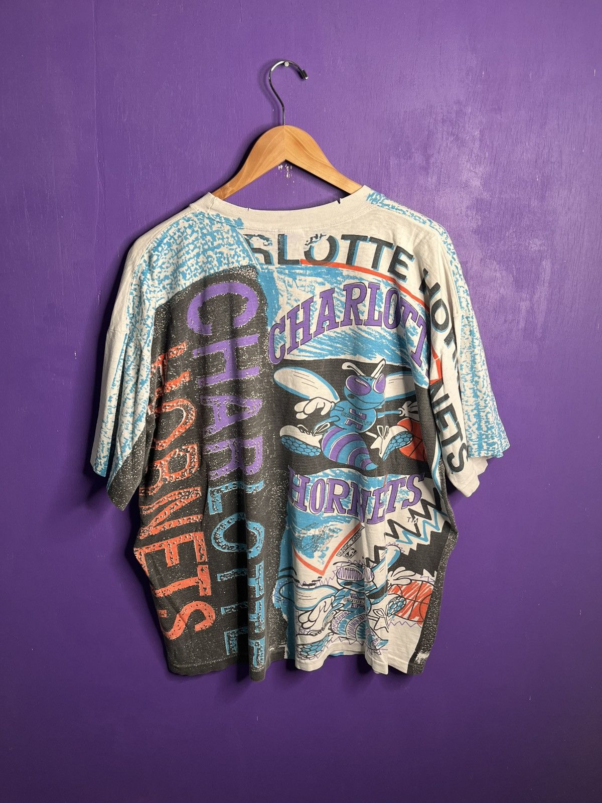 NBA × Vintage Vintage 90s Magic Johnson Charlotte hornets AOP t-shirt Size US XXL / EU 58 / 5 - 2 Thumbnail