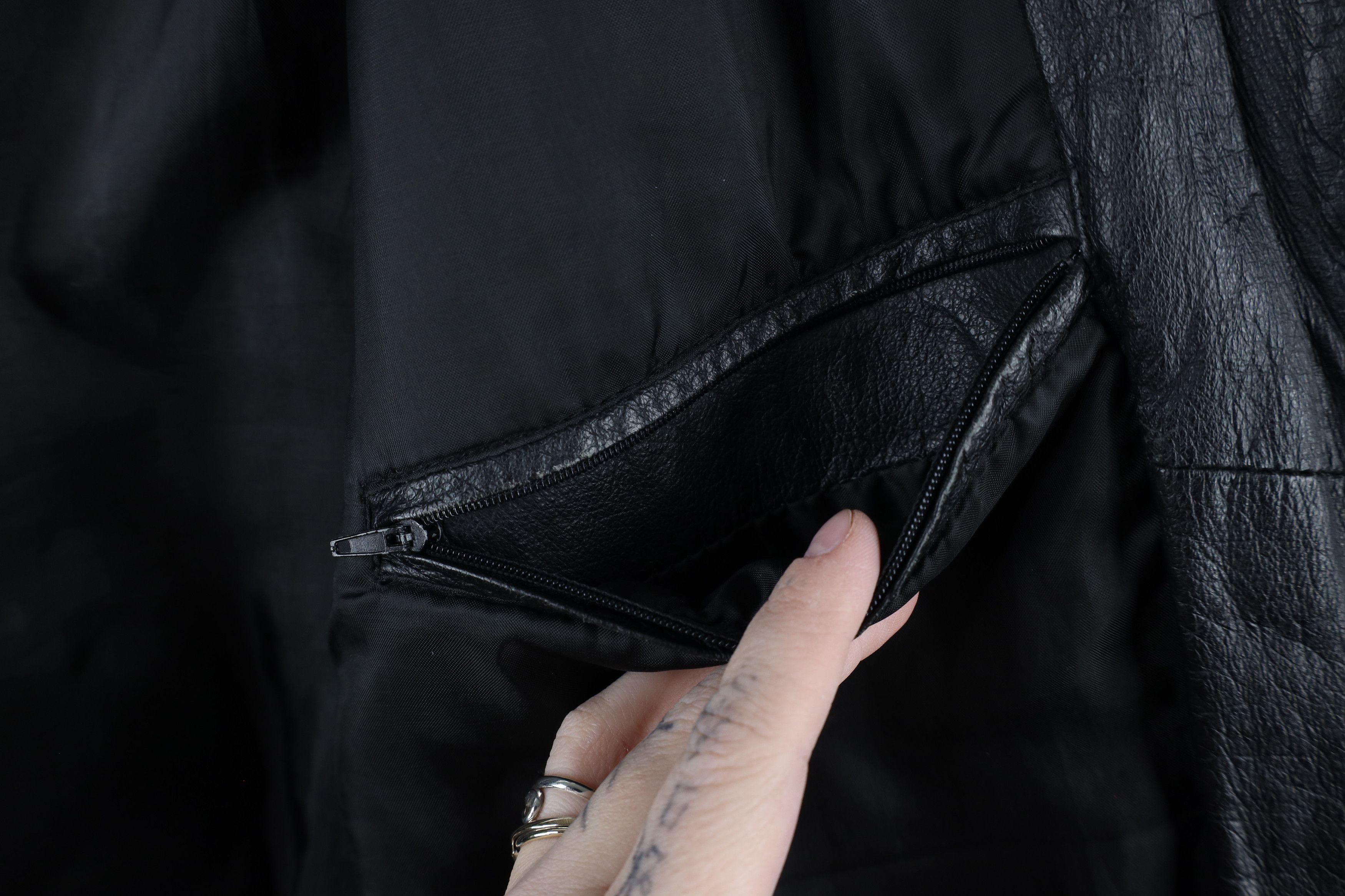 Vintage Vintage 90s Streetwear Button Back Leather Jacket Black Size US L / EU 52-54 / 3 - 13 Thumbnail