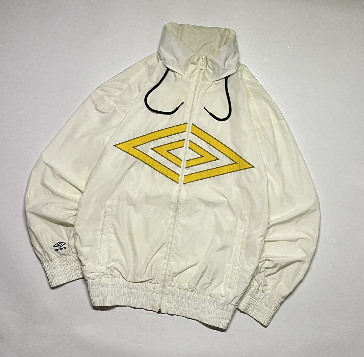 Umbro Umbro Embroidered Biglogo Sportwear Windbreaker jaket Size US XL / EU 56 / 4 - 6 Thumbnail