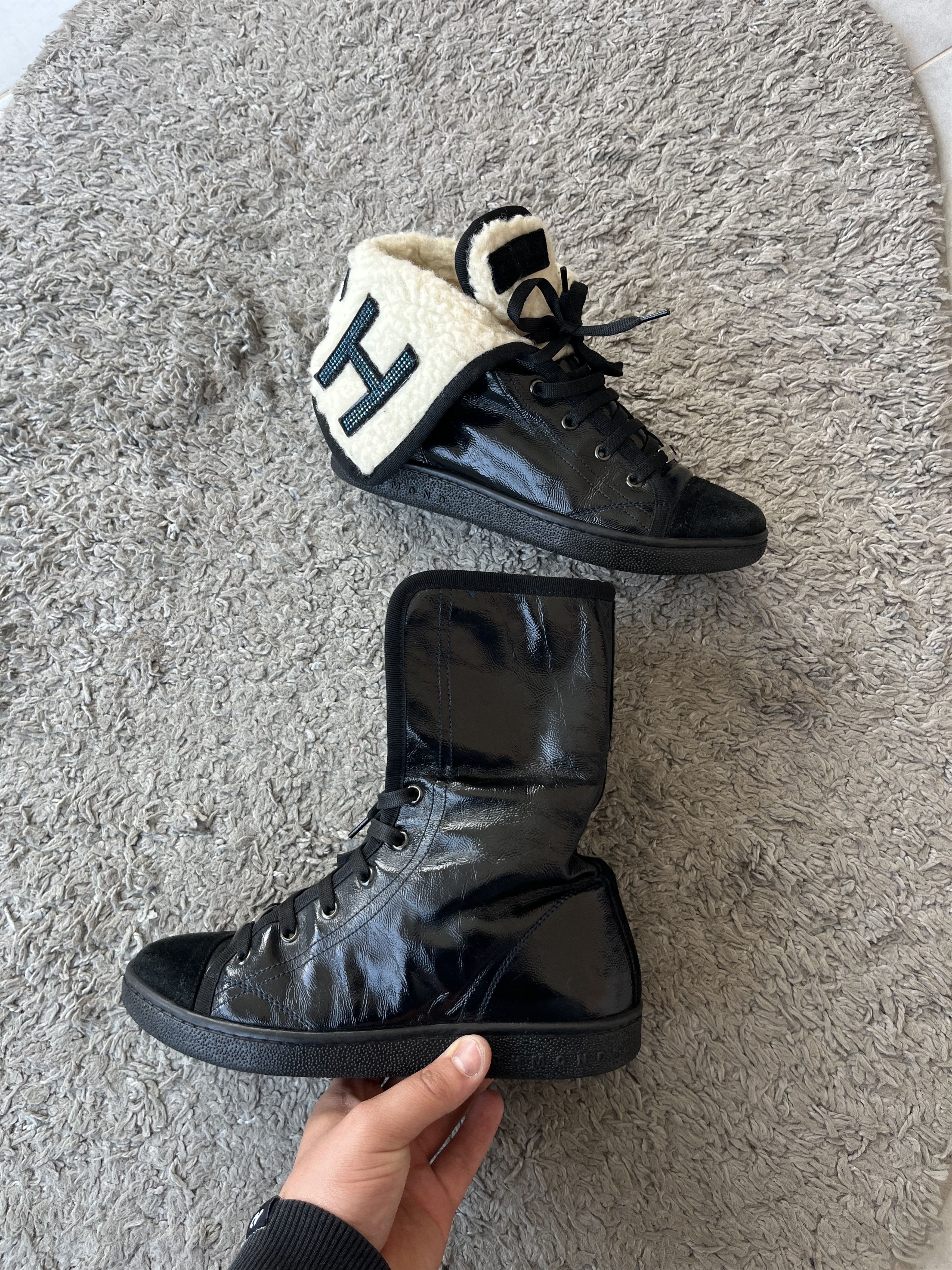 John Richmond JOHN RICHMOND Vintage Shoes Big Logo Black/White Size US 8 / IT 38 - 2 Thumbnail