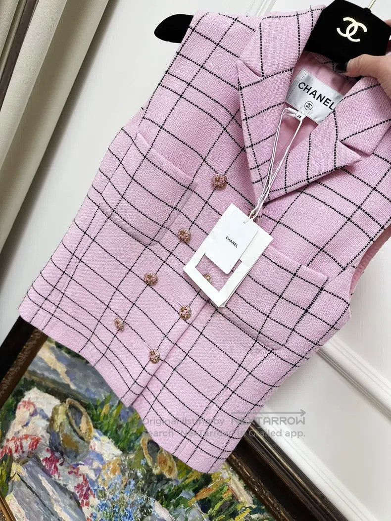 Chanel Chanel 24S pink plaid sleeveless vest jacket Size XS / US 0-2 / IT 36-38 - 2 Thumbnail