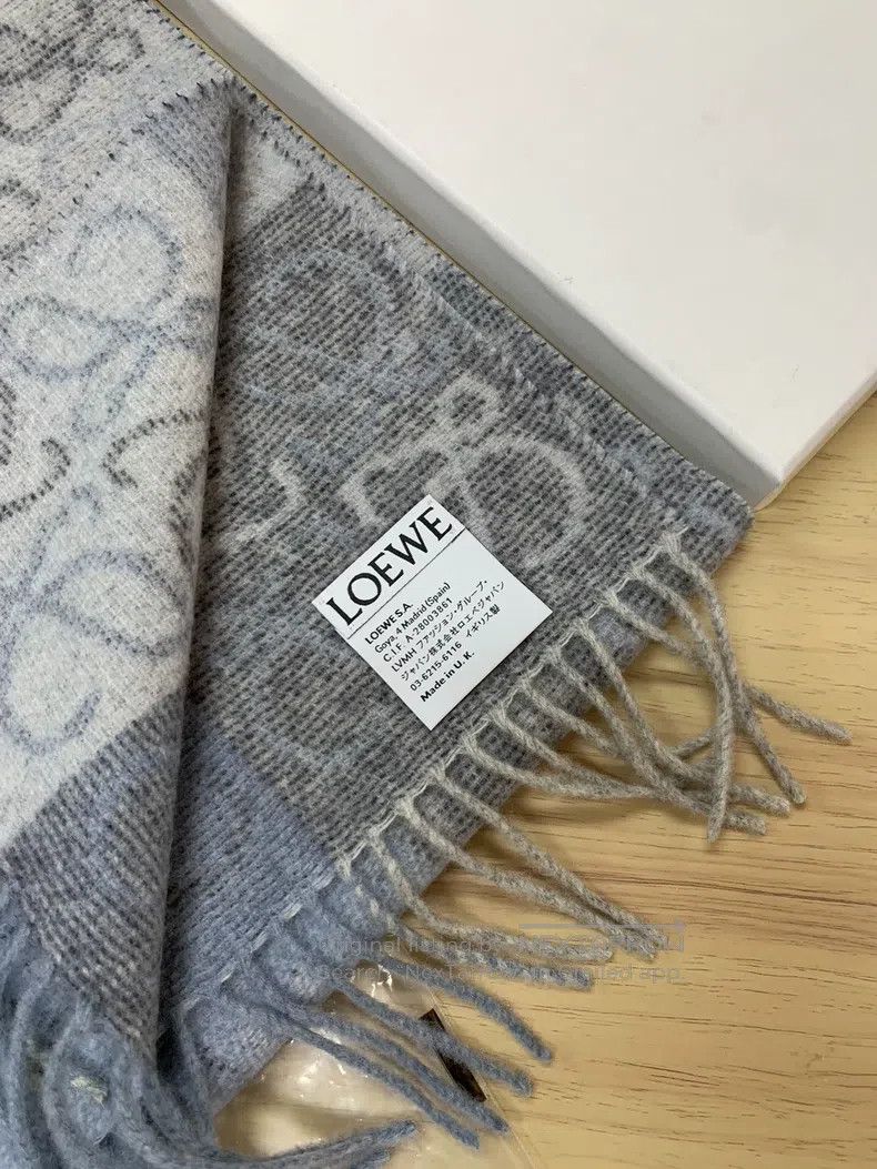 Loewe Loewe Anagram Warm and Comfortable Wool Fleece Scarf, Wome Size ONE SIZE - 6 Thumbnail