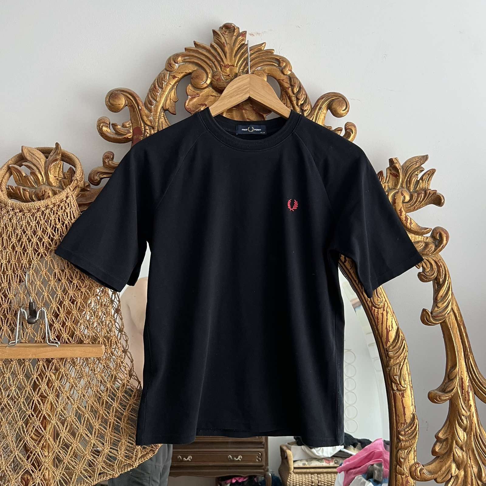 Fred Perry Fred Perry Black T-shirt Sz S Size US S / EU 44-46 / 1 - 1 Thumbnail