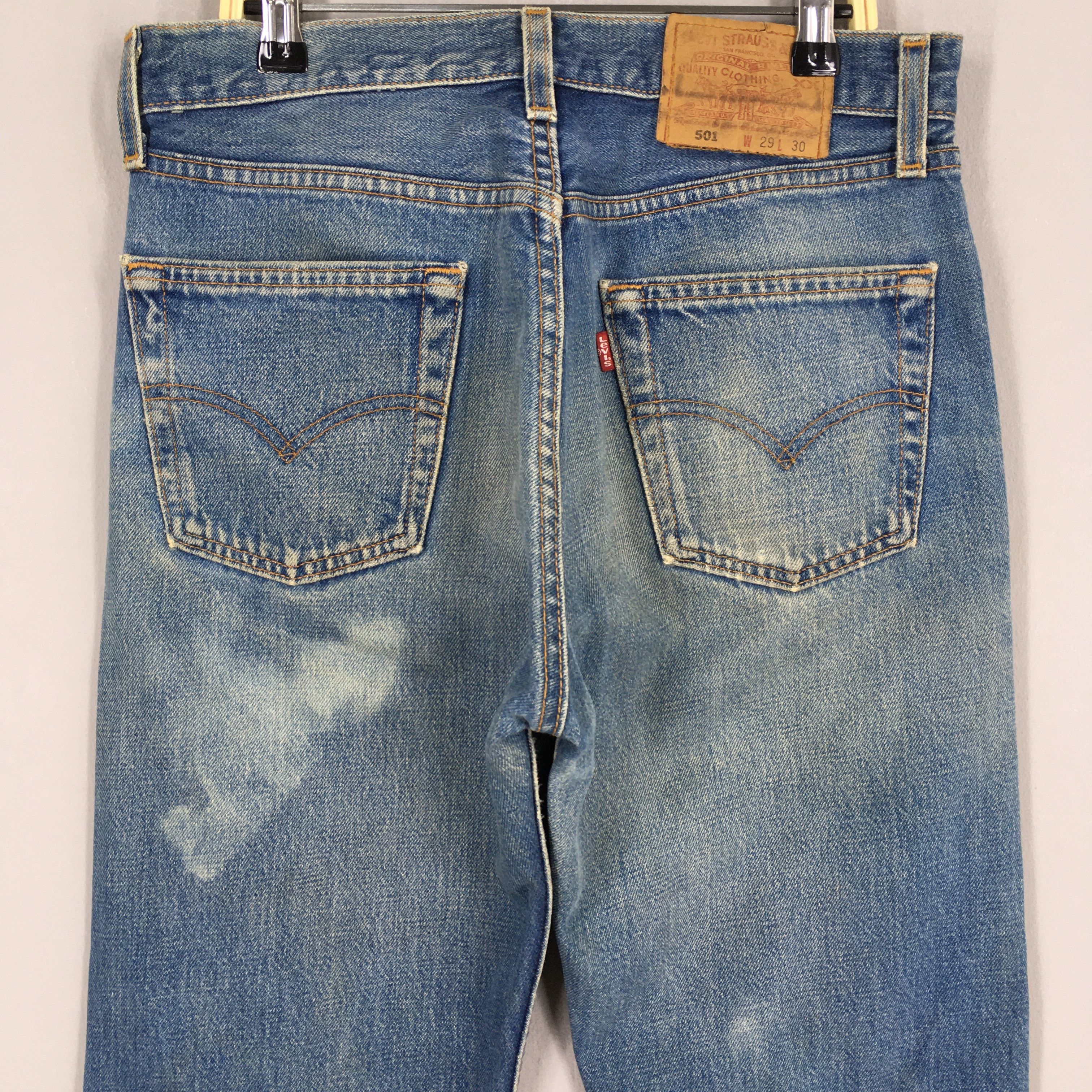 Levi's Size 28x31.5 Vintage 90s Levi's 501 Faded Blue Jeans S1121 Size US 28 / EU 44 - 9 Thumbnail